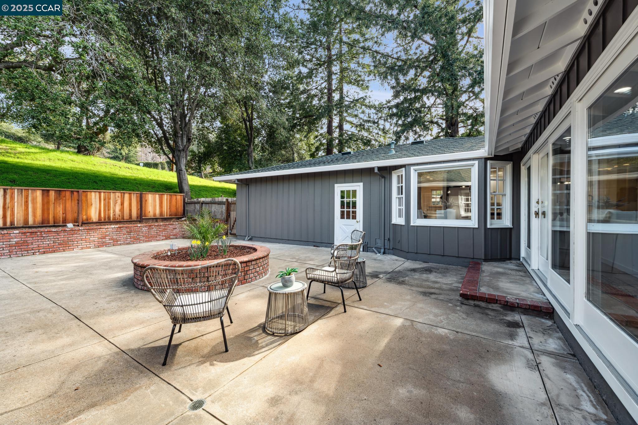 3468 Hamlin Rd