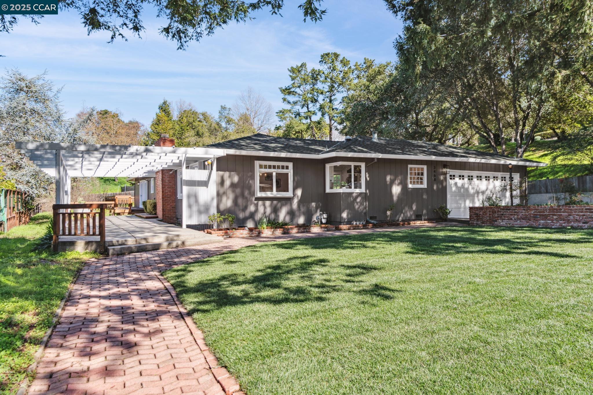 3468 Hamlin Rd