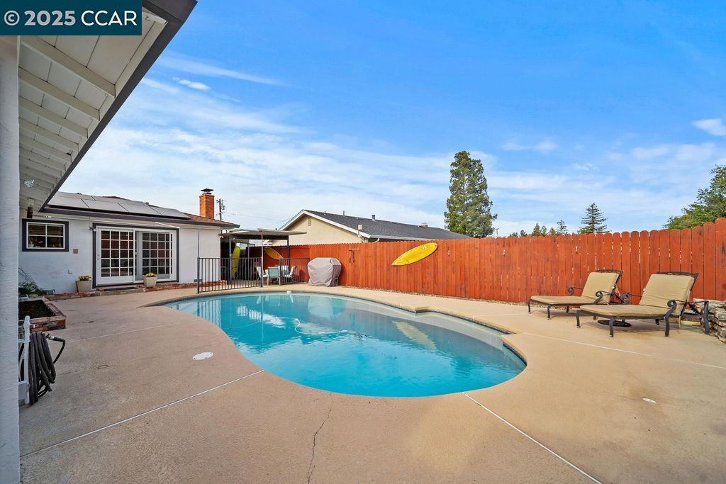 1222 Paradise Dr