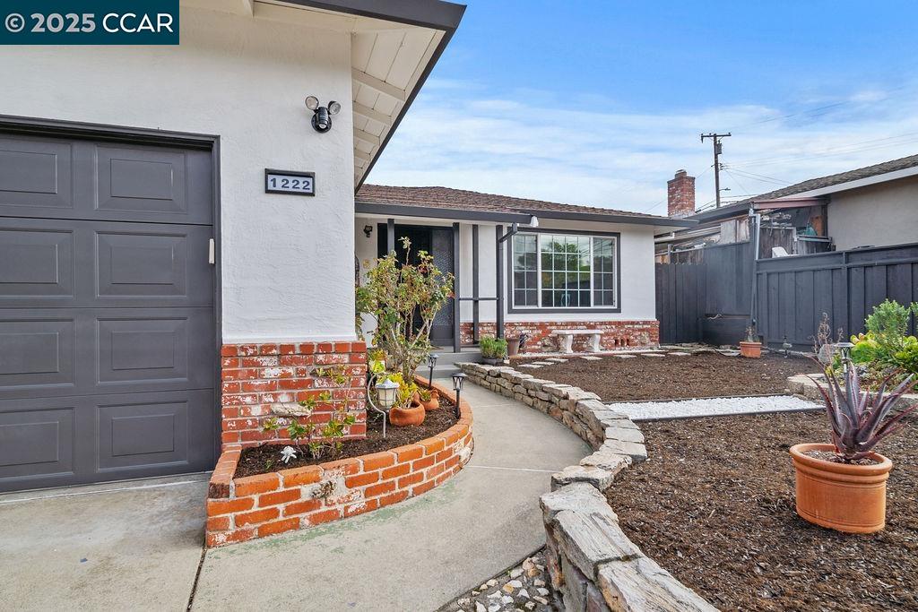1222 Paradise Dr