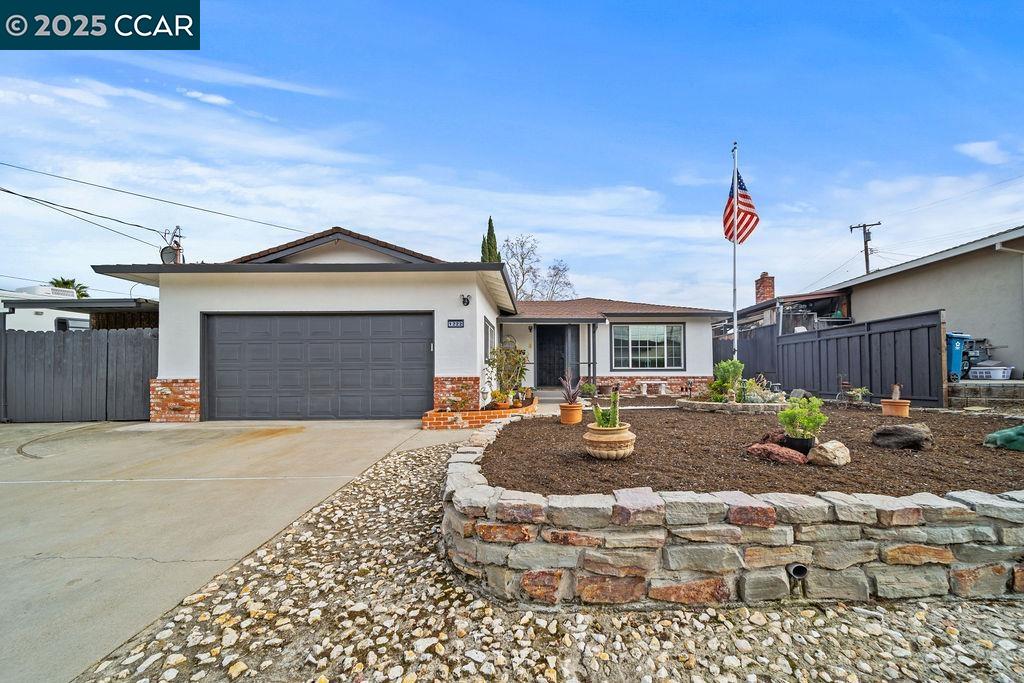 1222 Paradise Dr