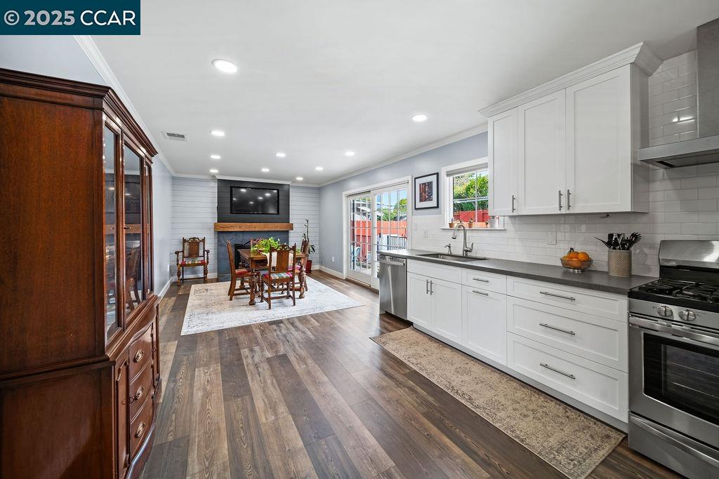 1222 Paradise Dr
