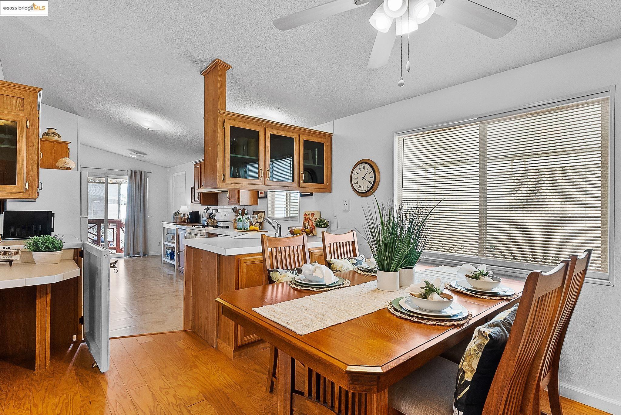 114 Zartop St