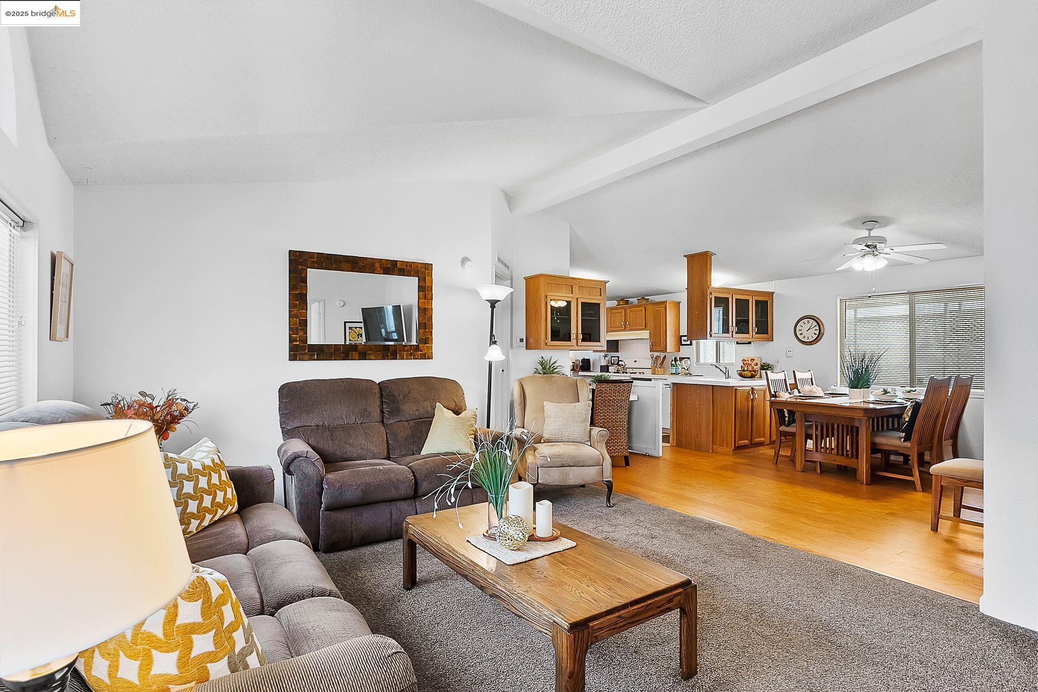 114 Zartop St