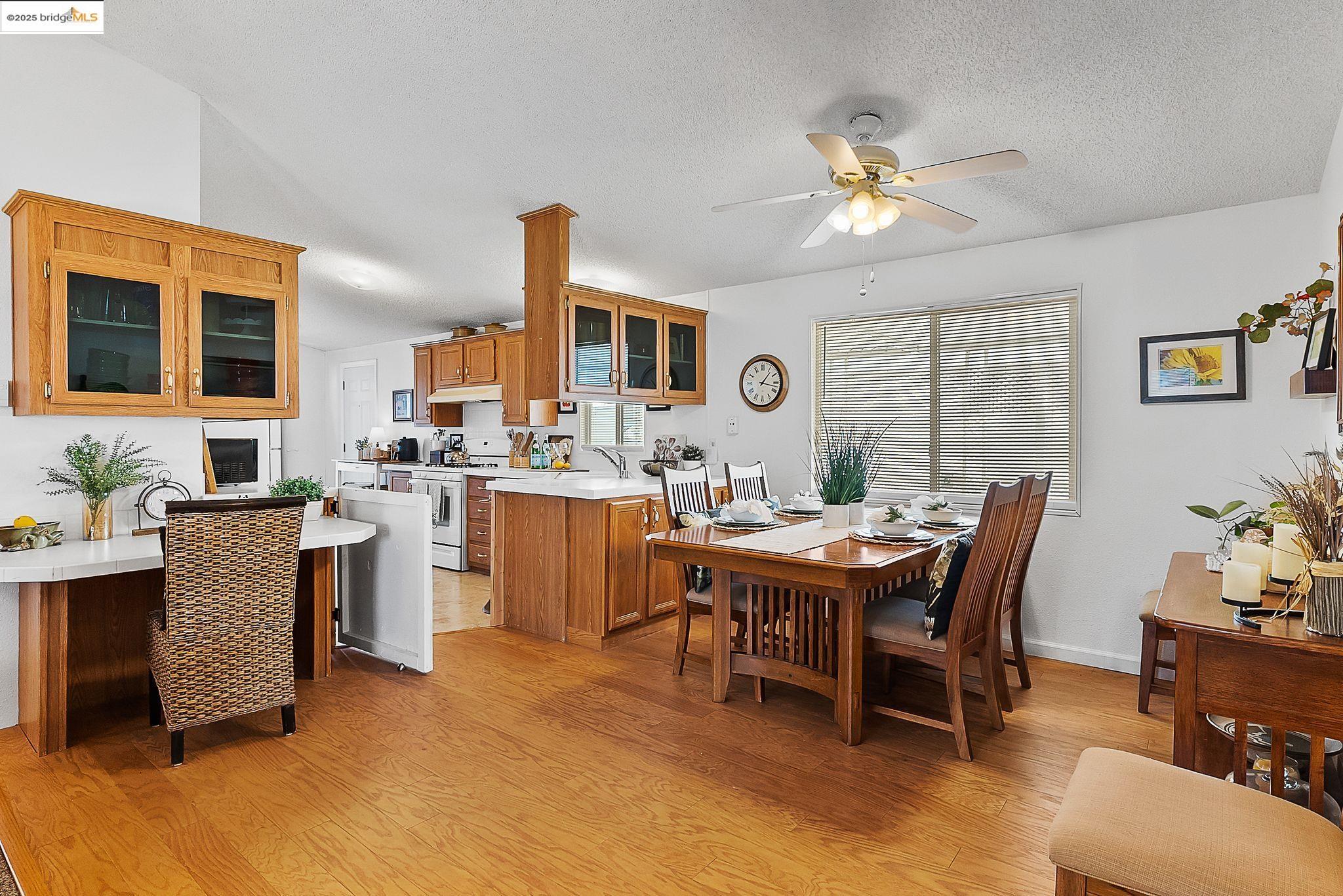 114 Zartop St