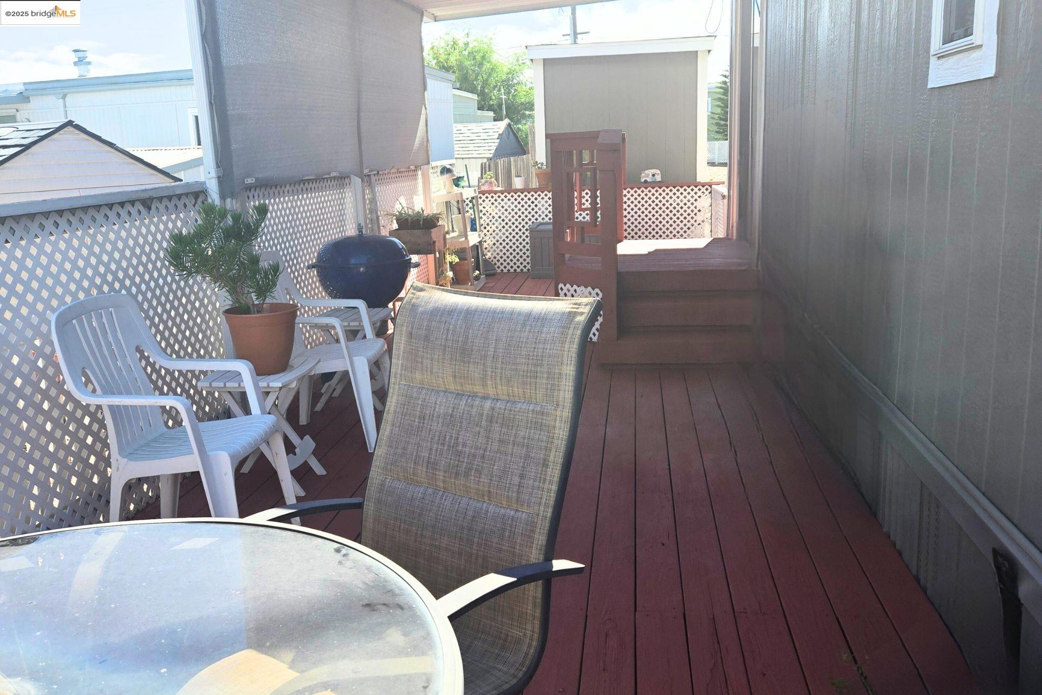 114 Zartop St