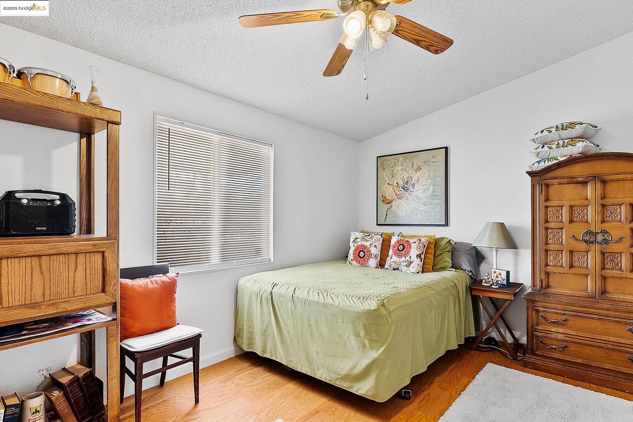 114 Zartop St