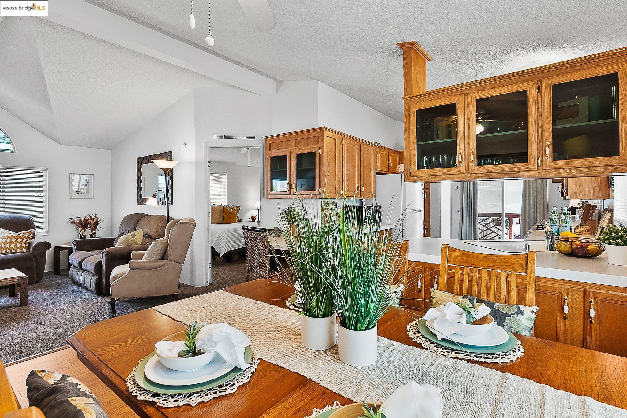 114 Zartop St