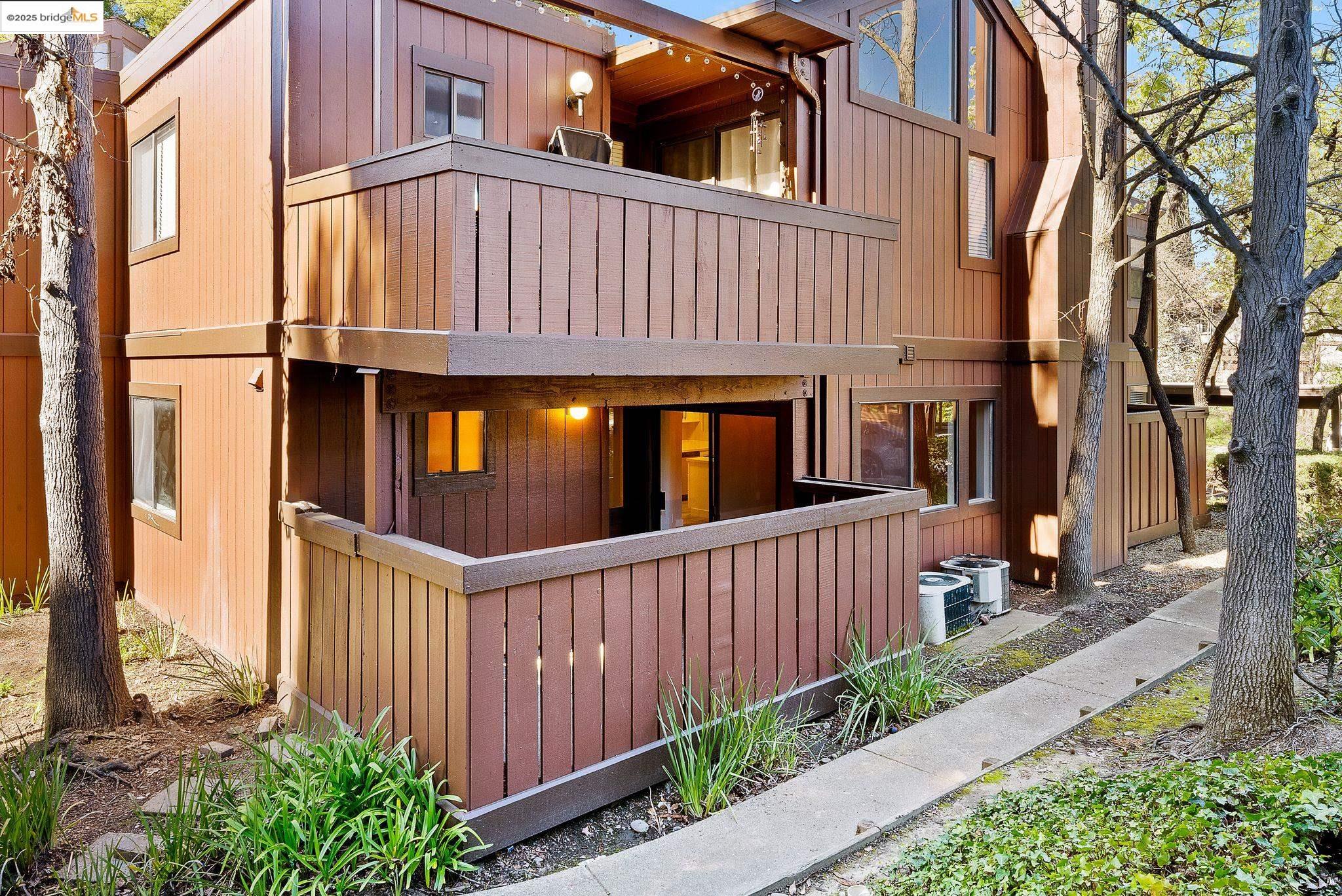 872 Camelback Place