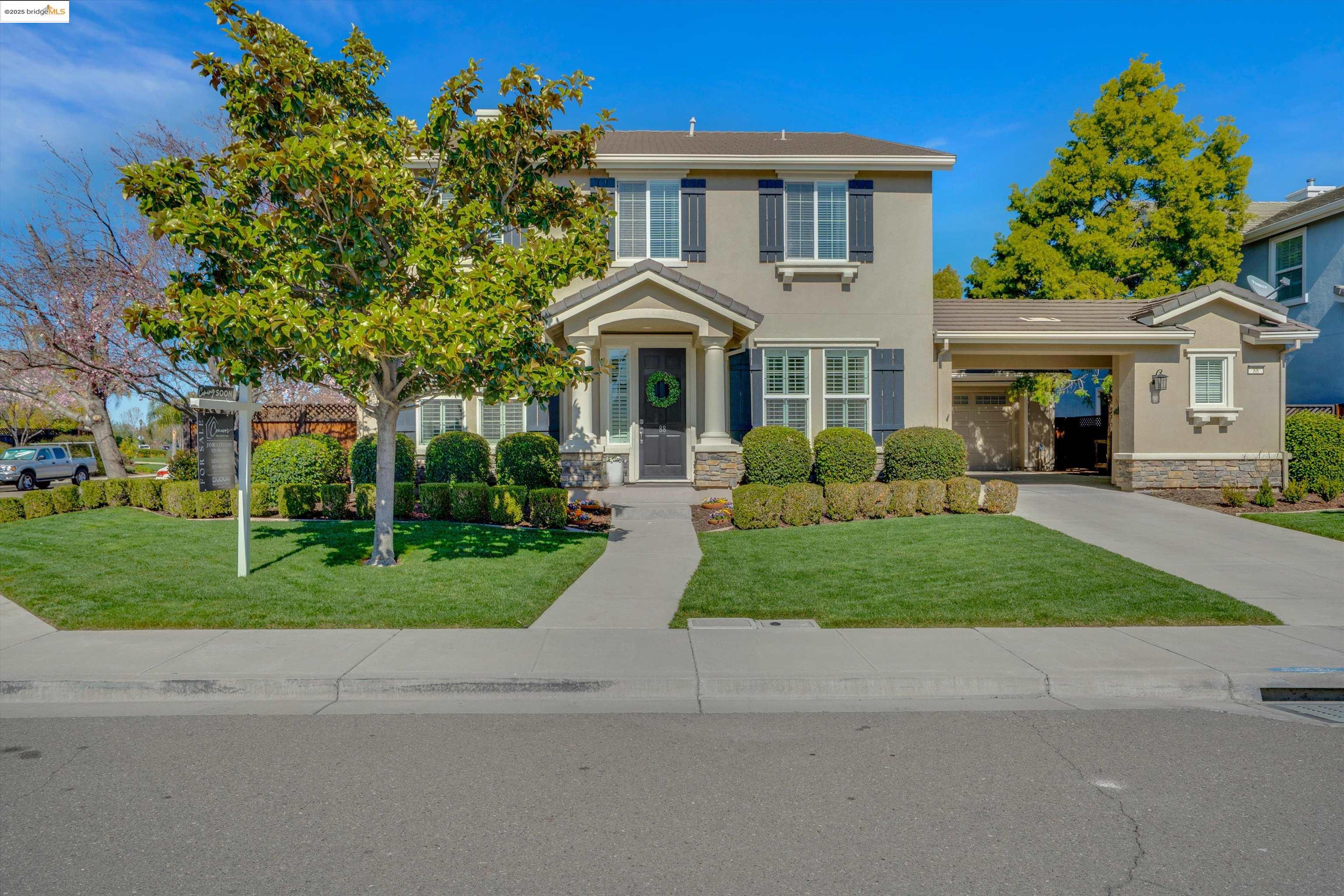 88 Bottlebrush Ct