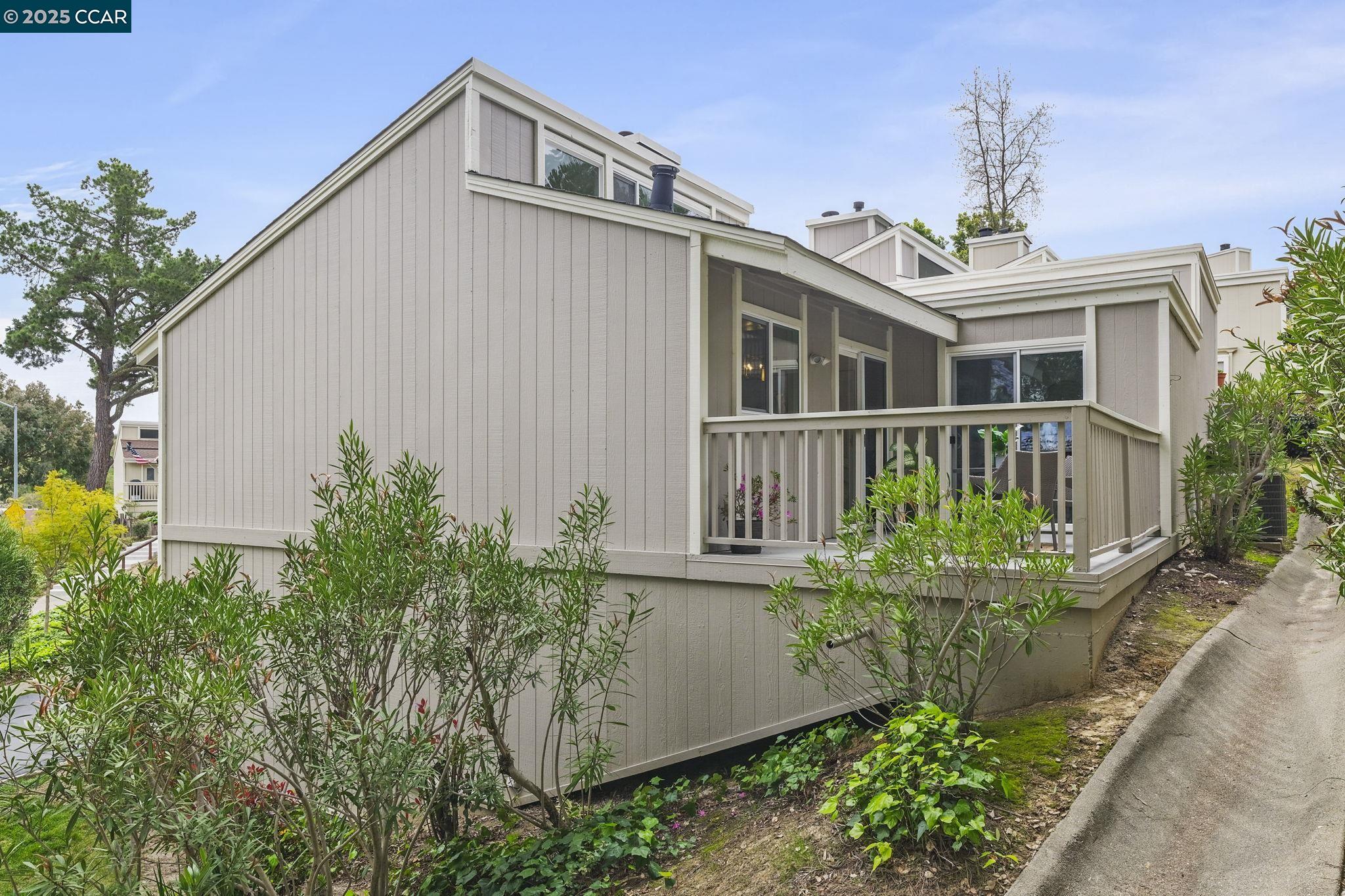 430 Ridgeview Dr