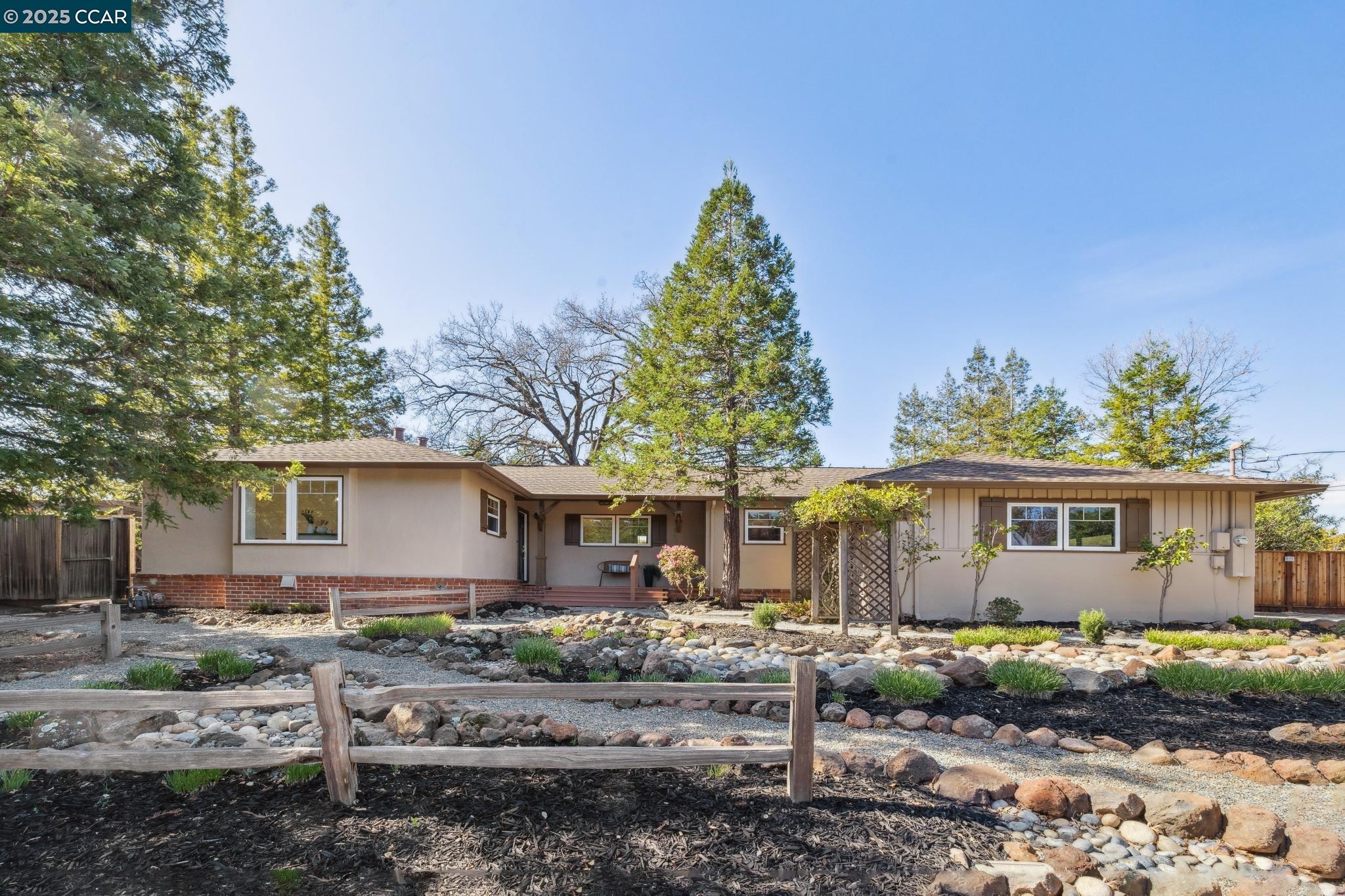 2041 Blackwood Dr