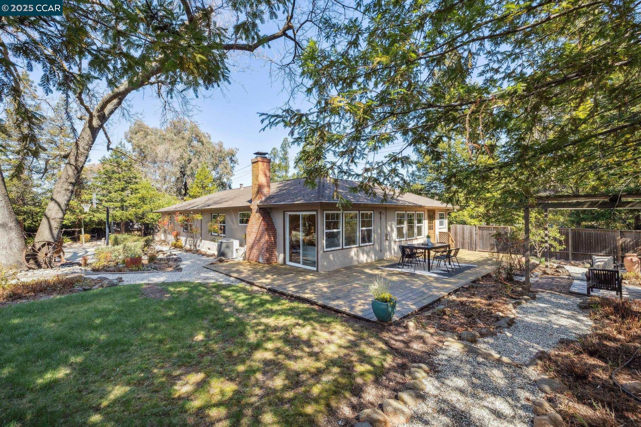 2041 Blackwood Dr