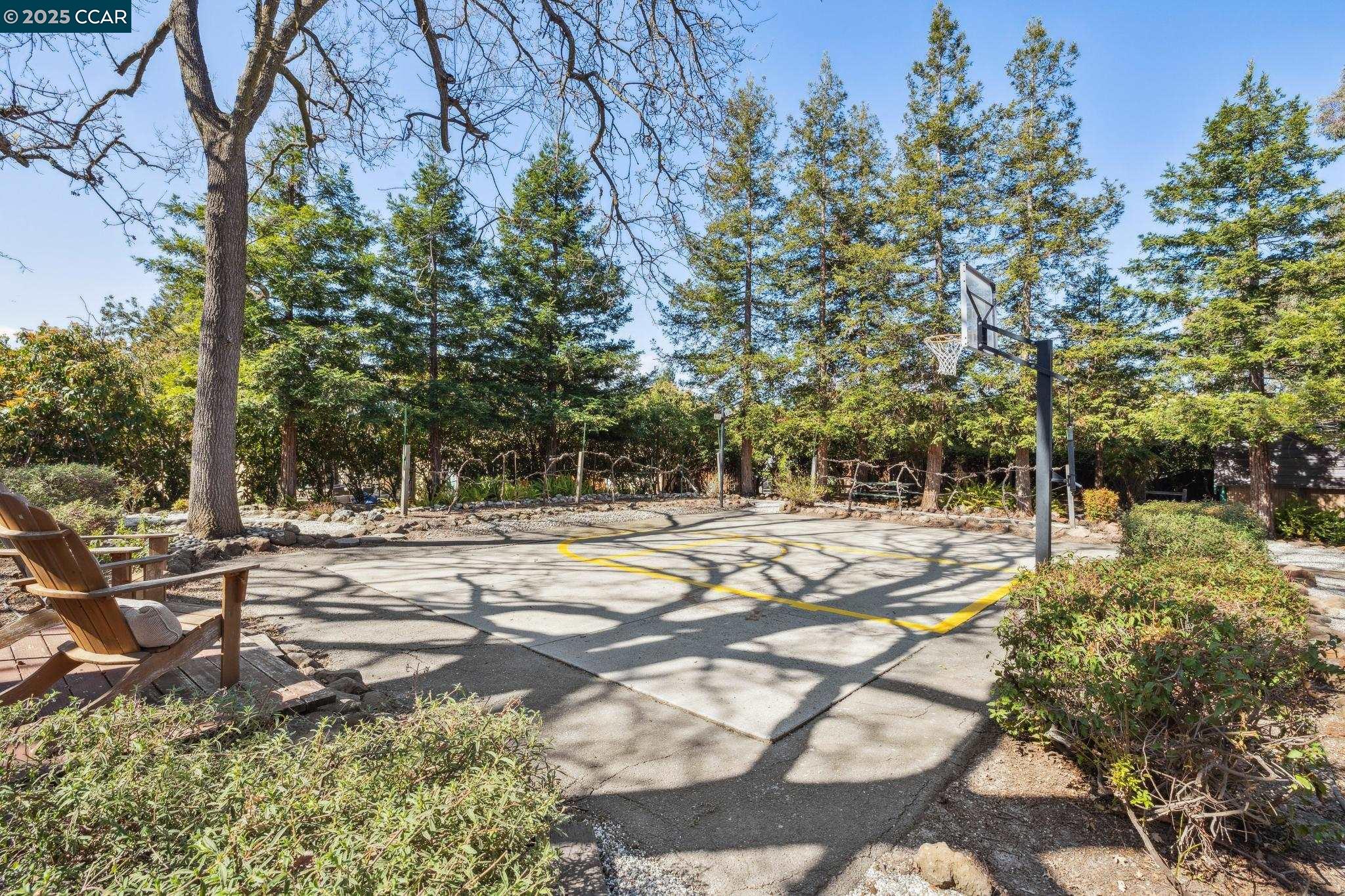 2041 Blackwood Dr