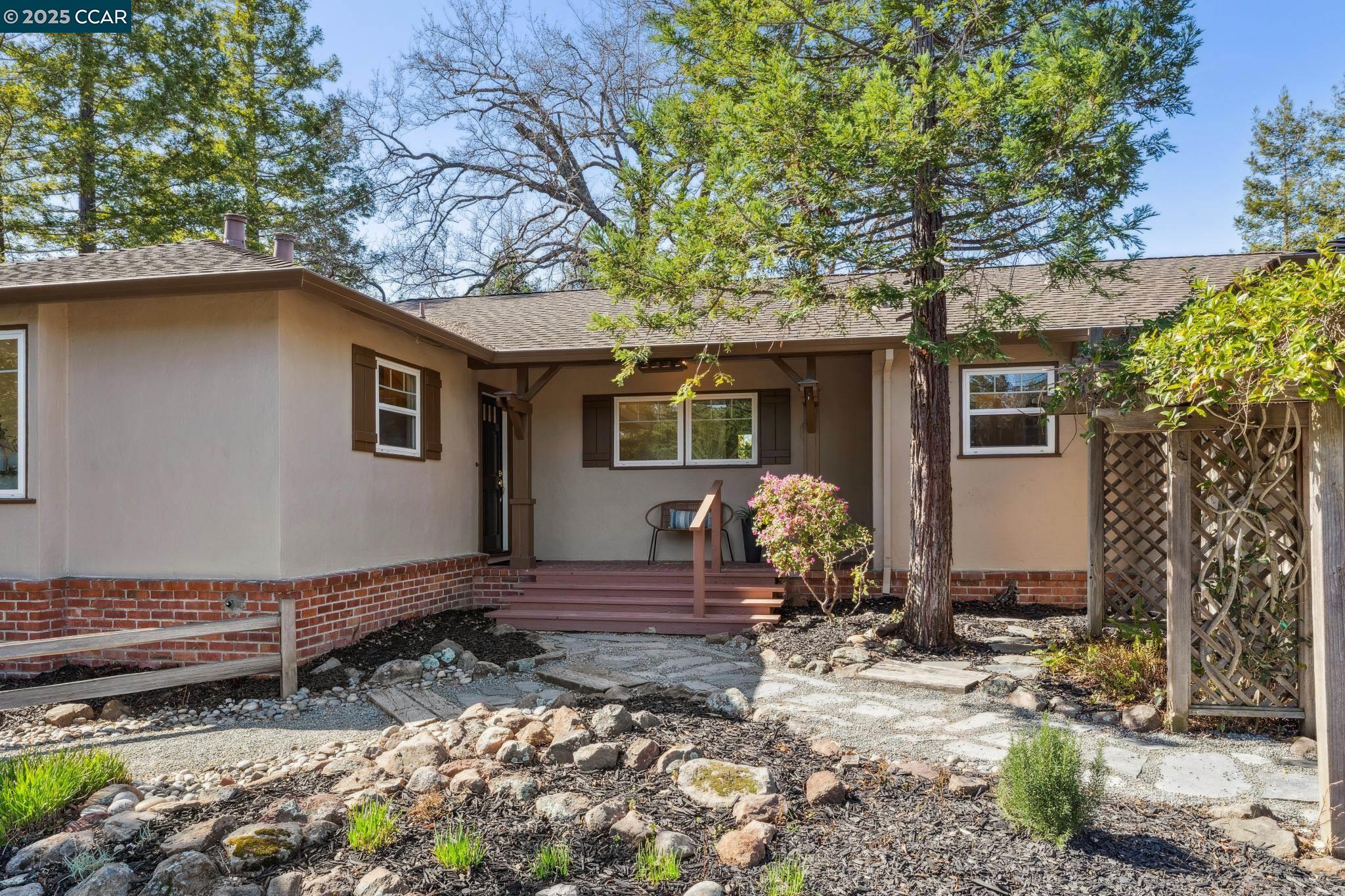 2041 Blackwood Dr