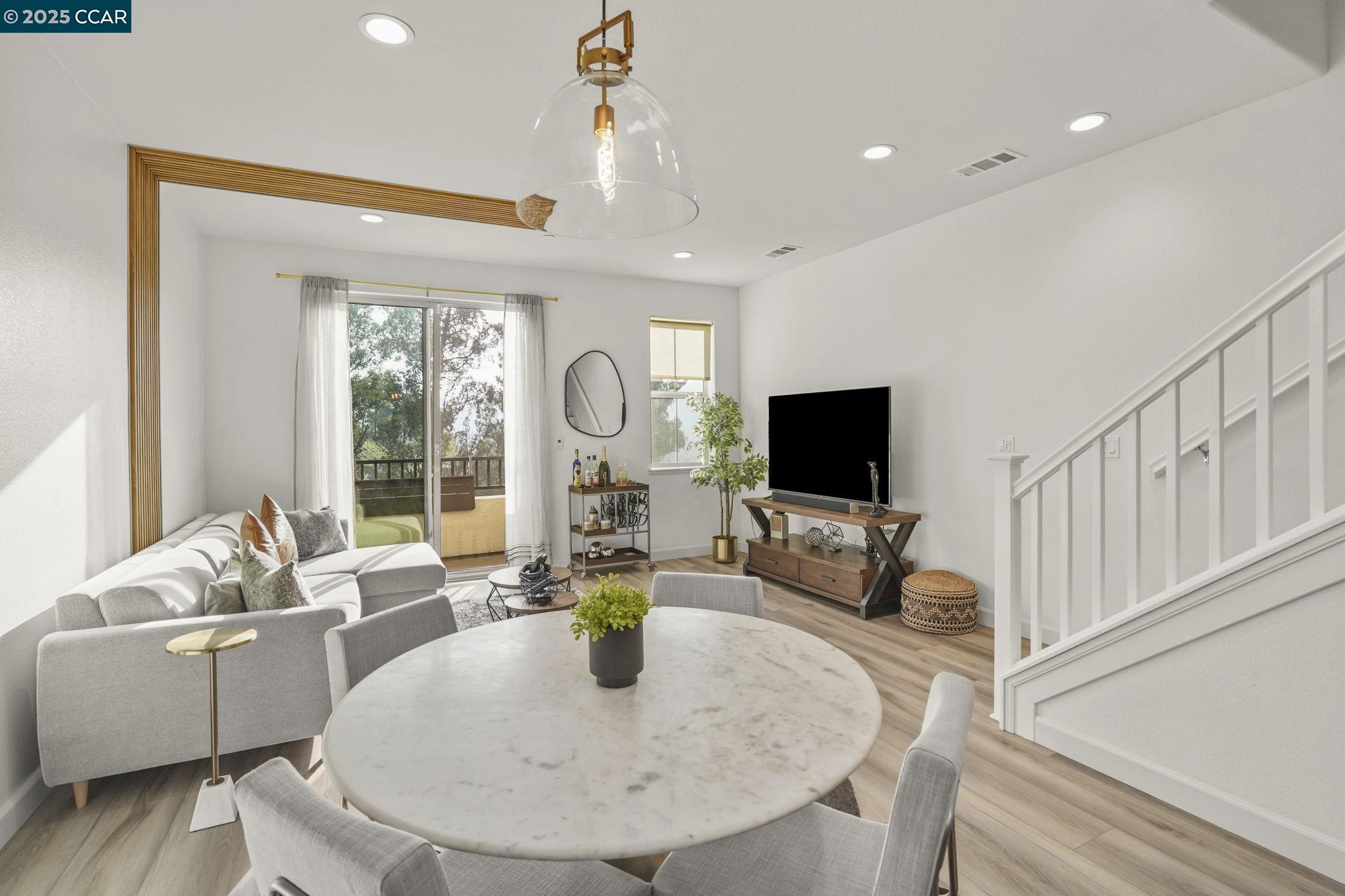 334 Laurel Knoll Dr