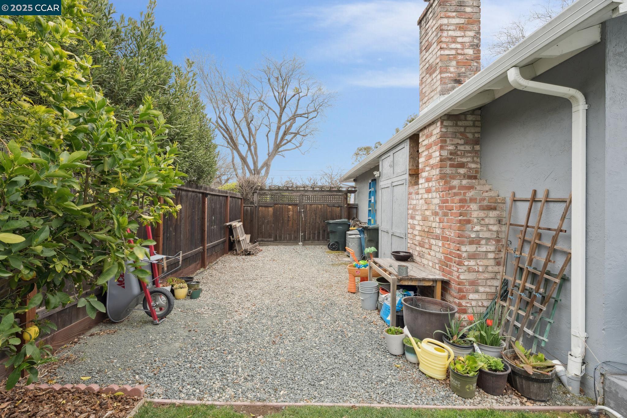 249 Greenwich Dr