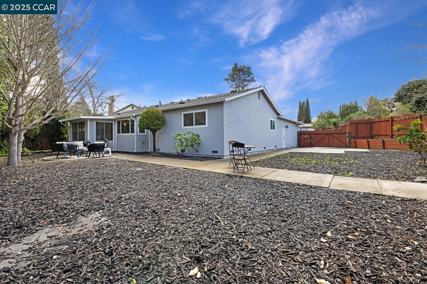 111 Edgehill Ct