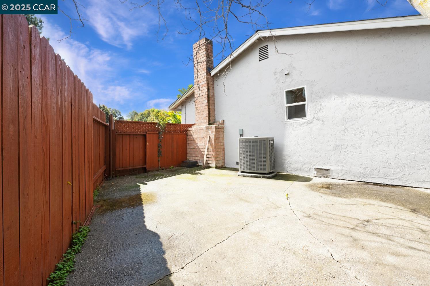111 Edgehill Ct