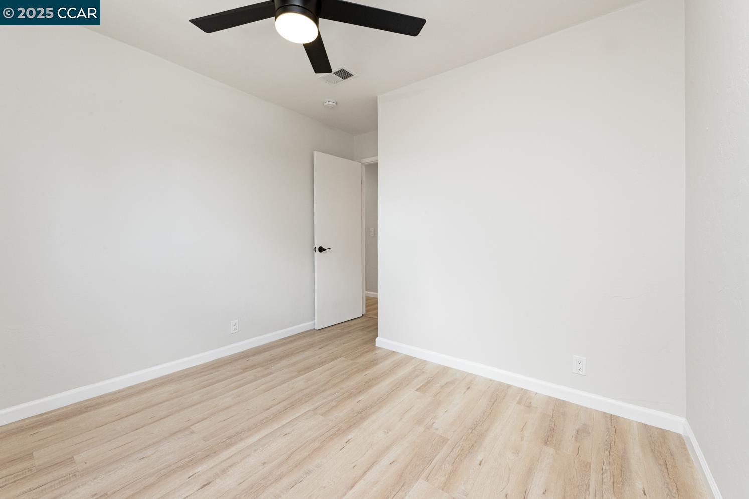 111 Edgehill Ct