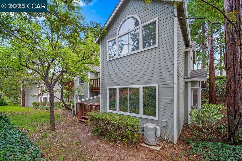 1207 Ridgeview Pl