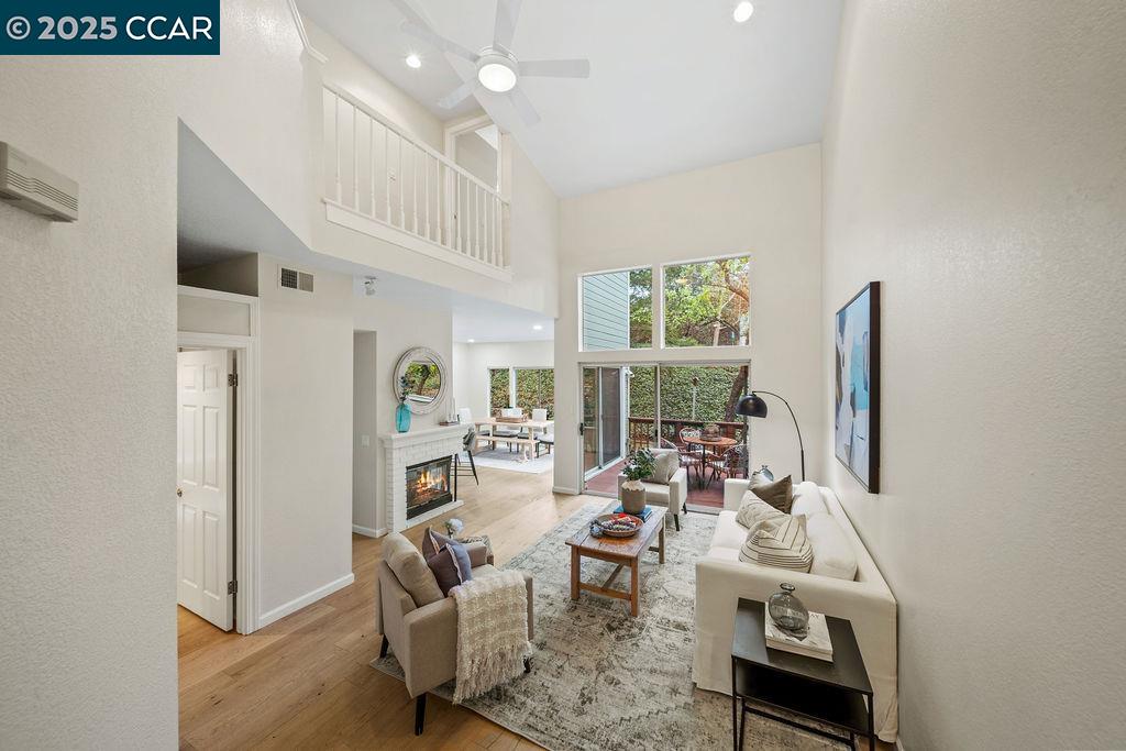 1207 Ridgeview Pl