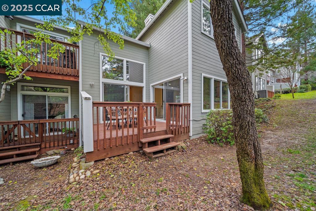 1207 Ridgeview Pl