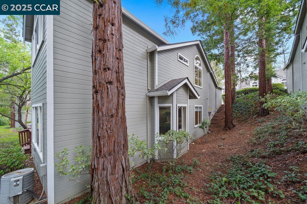 1207 Ridgeview Pl