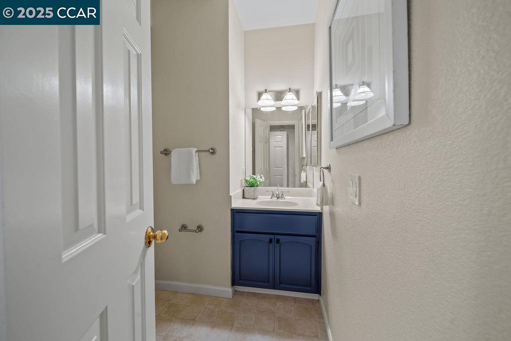 1207 Ridgeview Pl