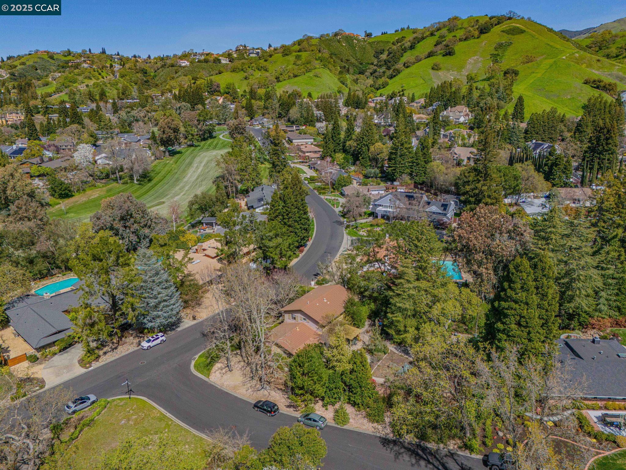 2530 Roundhill Dr.