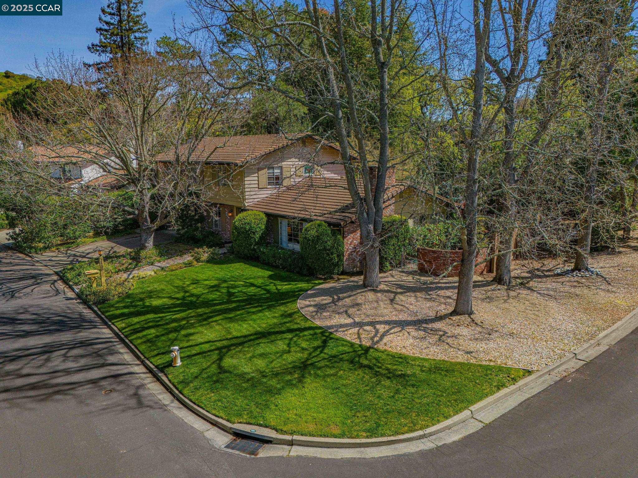 2530 Roundhill Dr.