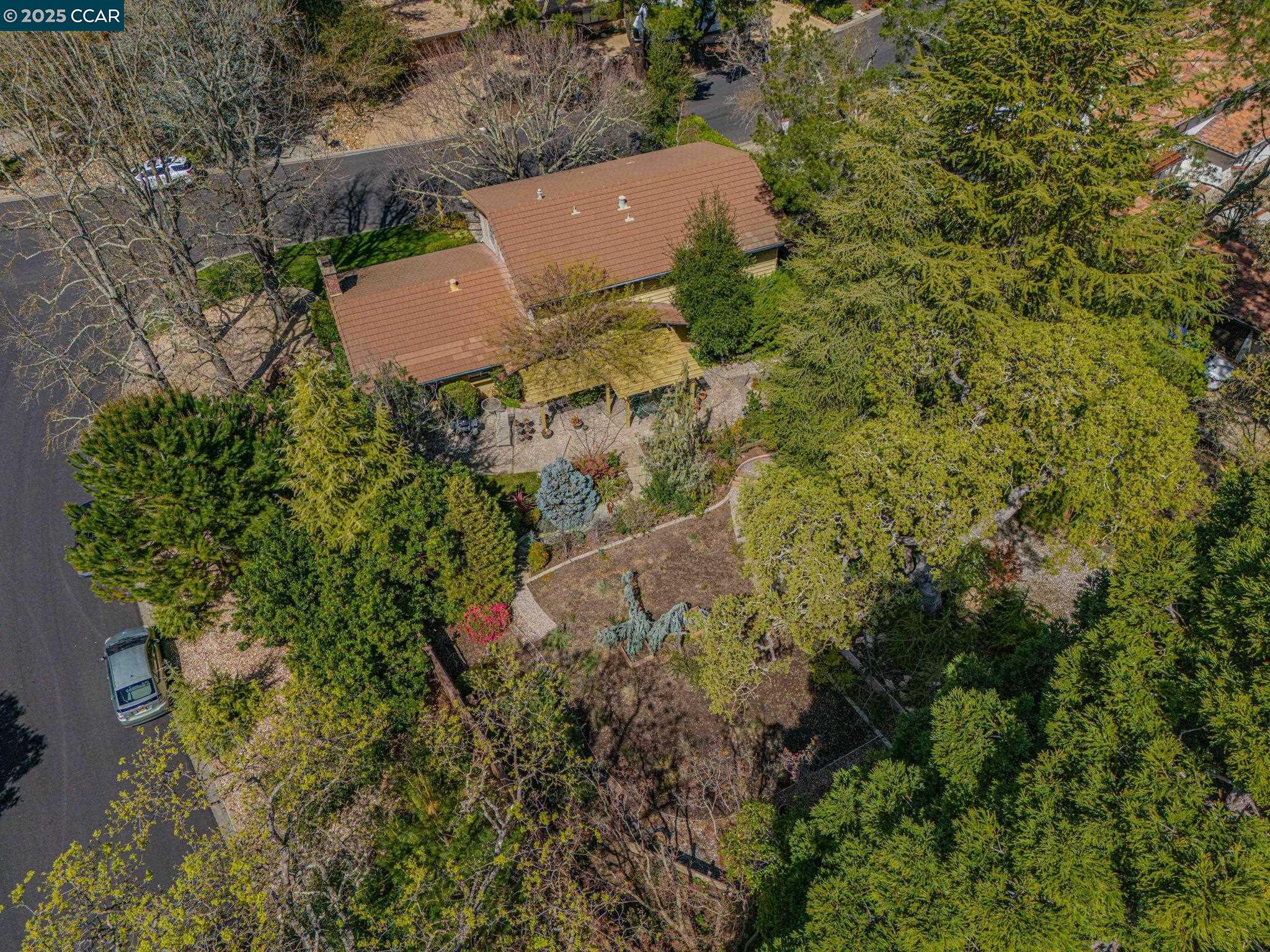 2530 Roundhill Dr.