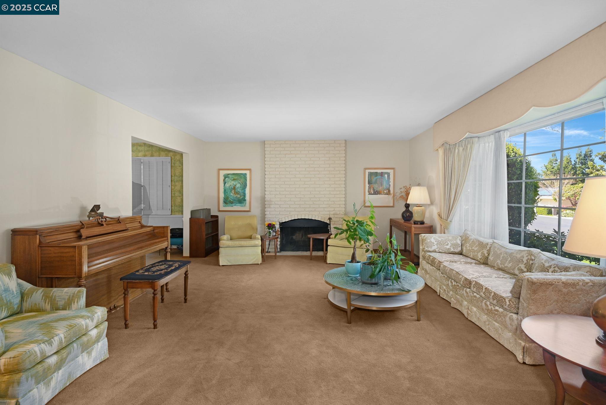 2530 Roundhill Dr.