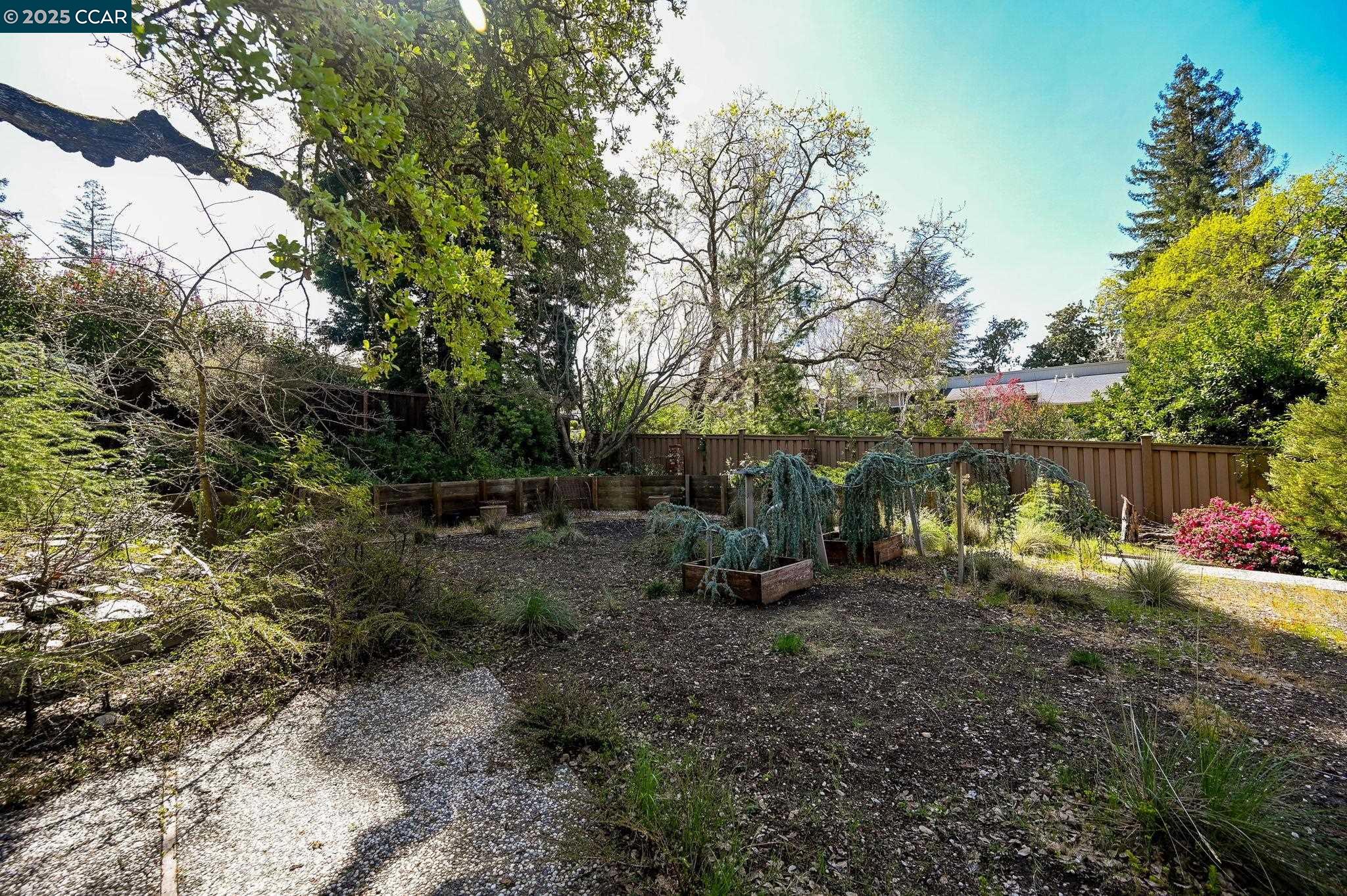 2530 Roundhill Dr.