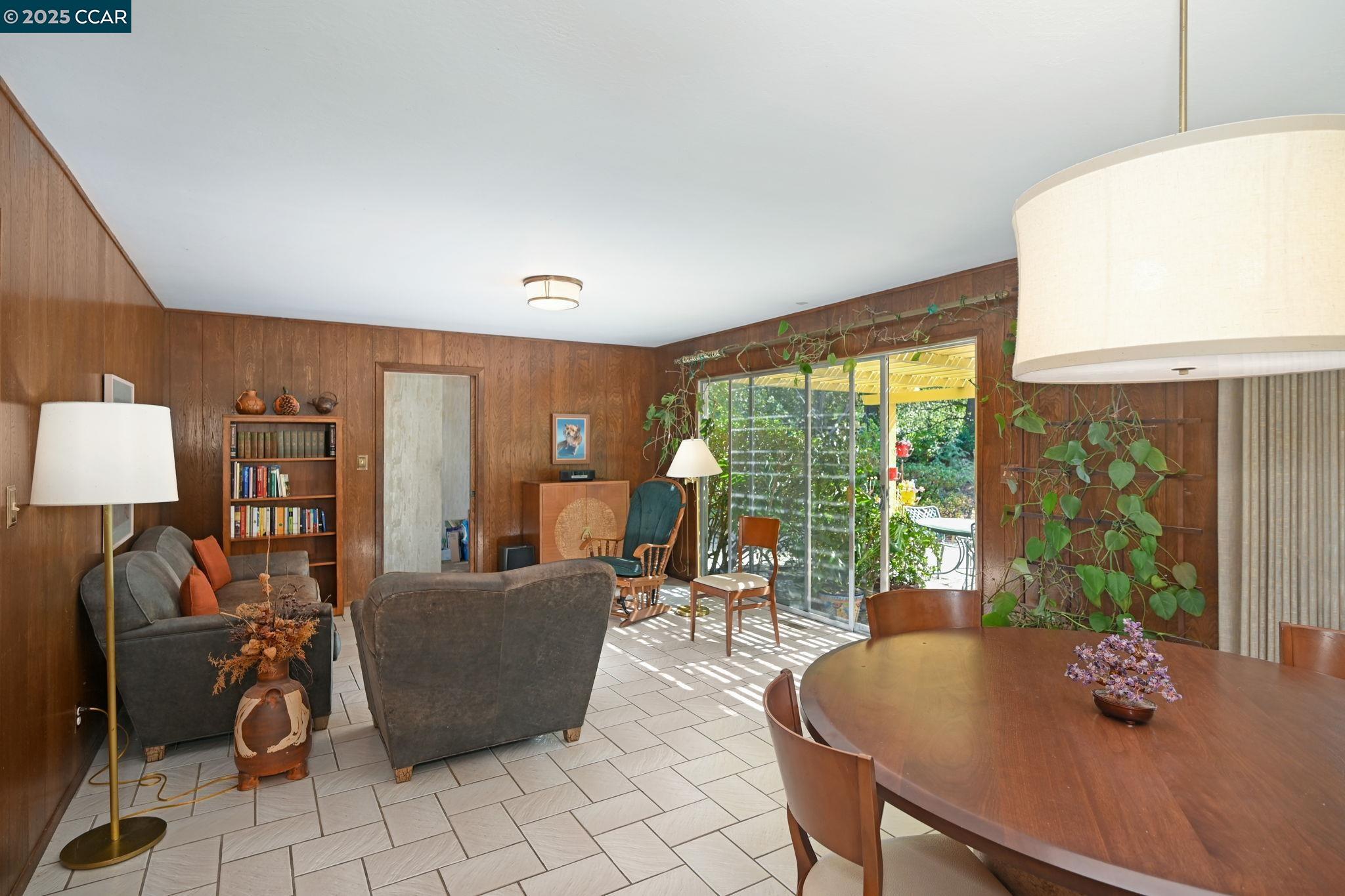 2530 Roundhill Dr.