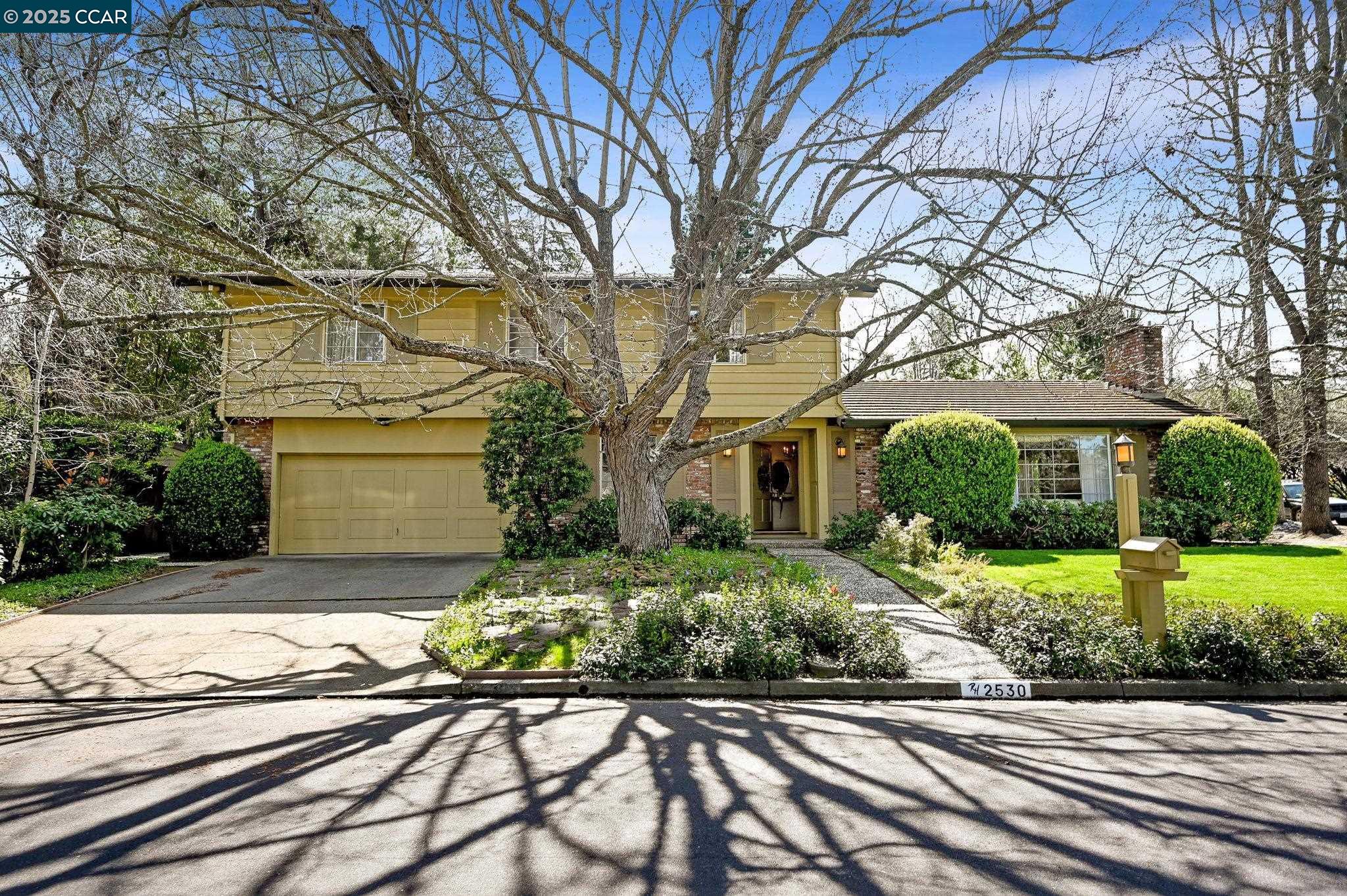 2530 Roundhill Dr.