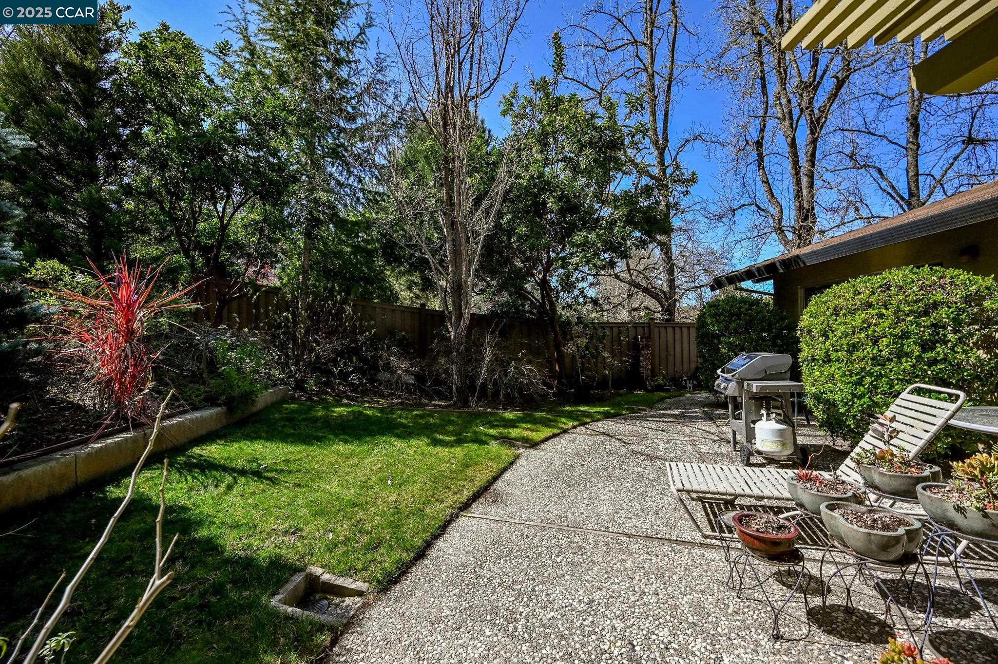 2530 Roundhill Dr.