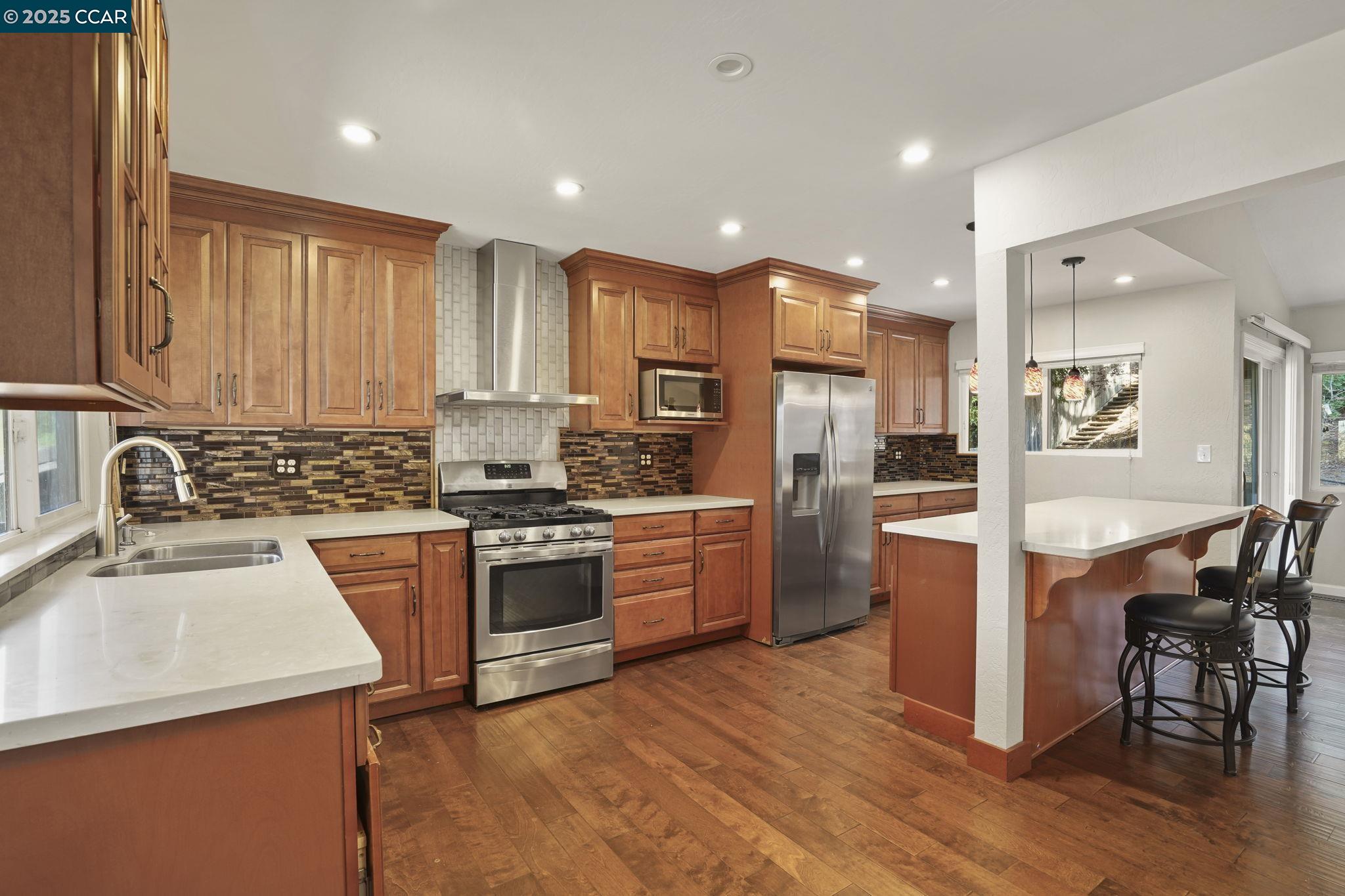 228 Holiday Hills Dr.