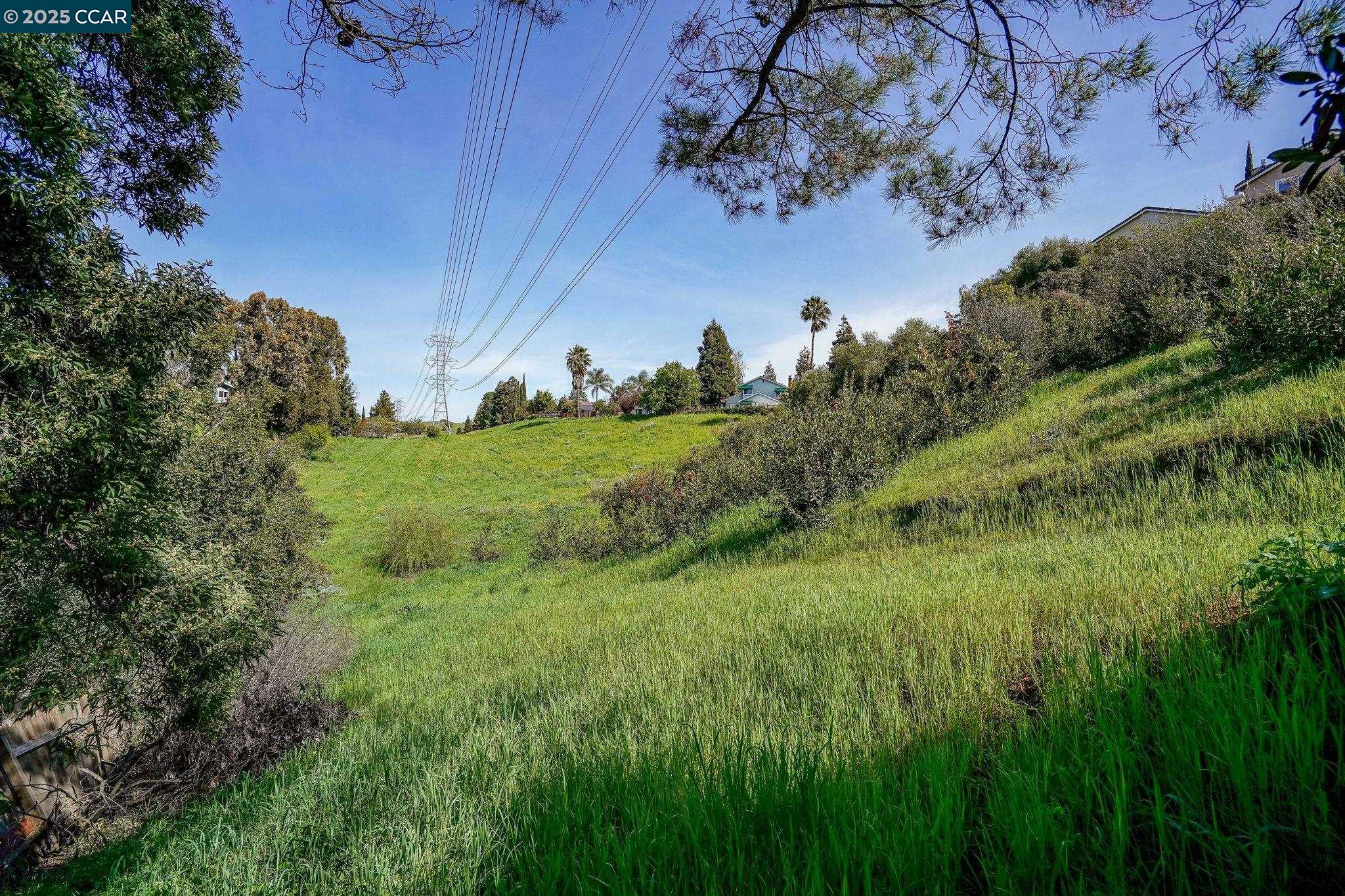 228 Holiday Hills Dr.