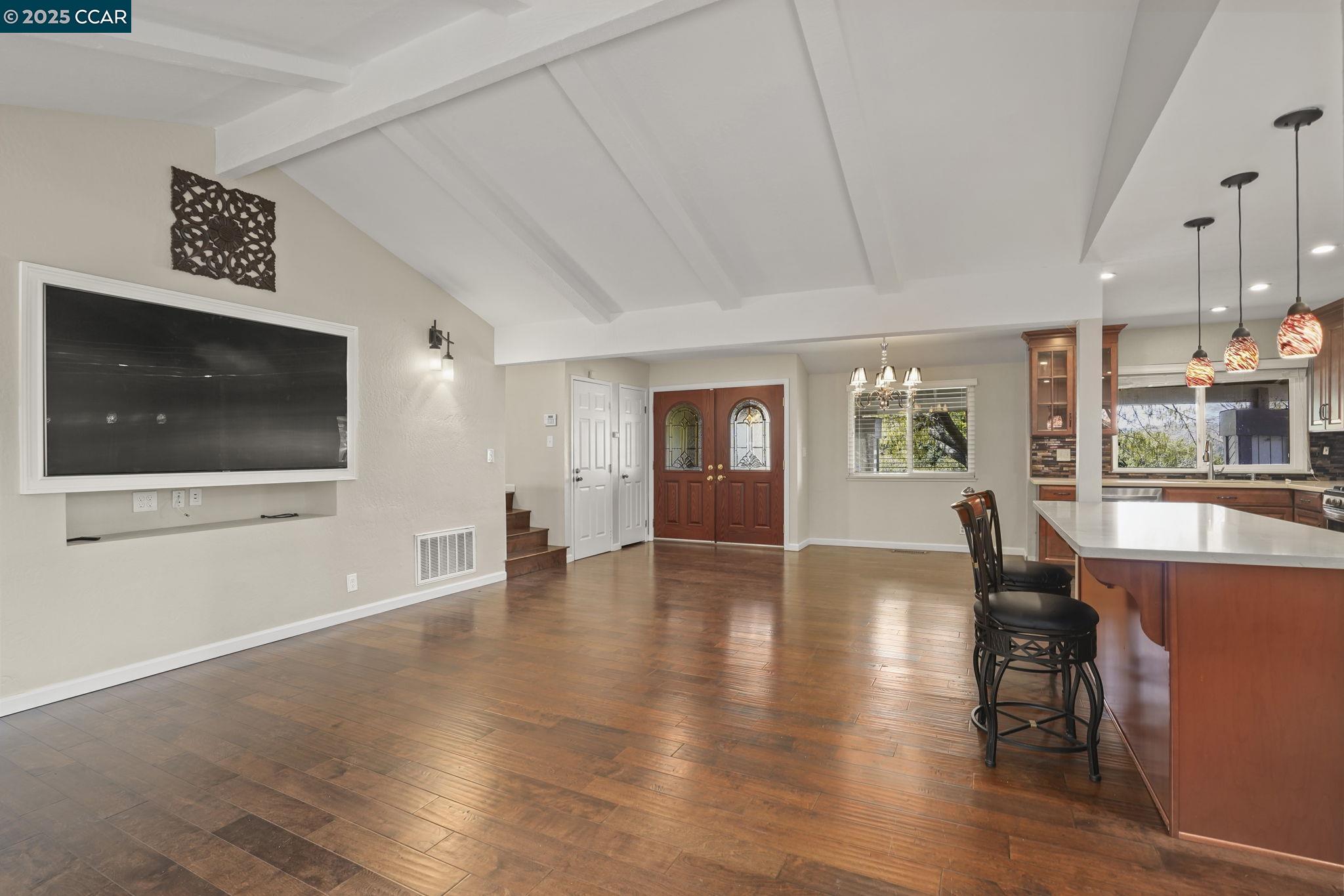 228 Holiday Hills Dr.
