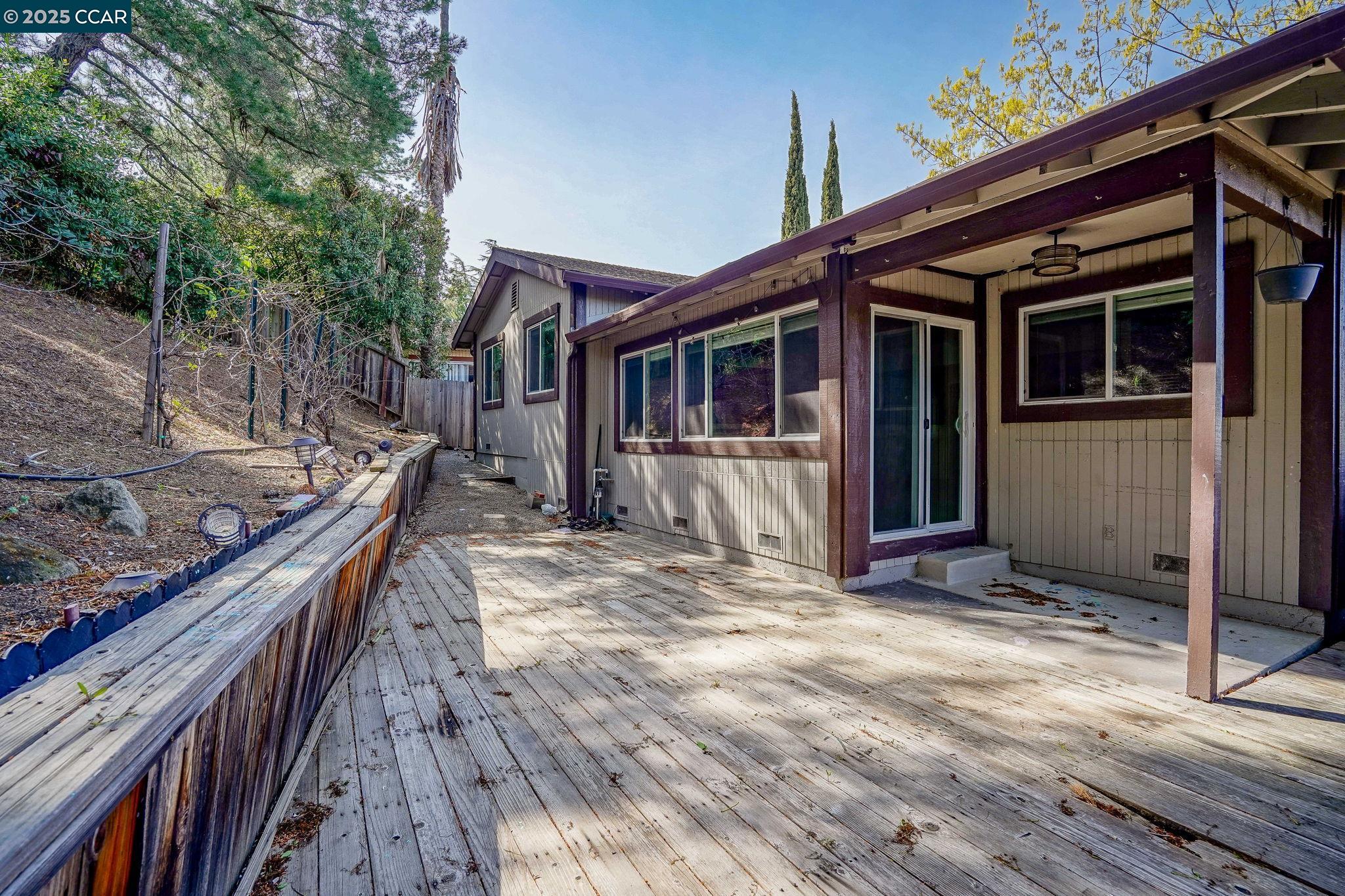 228 Holiday Hills Dr.
