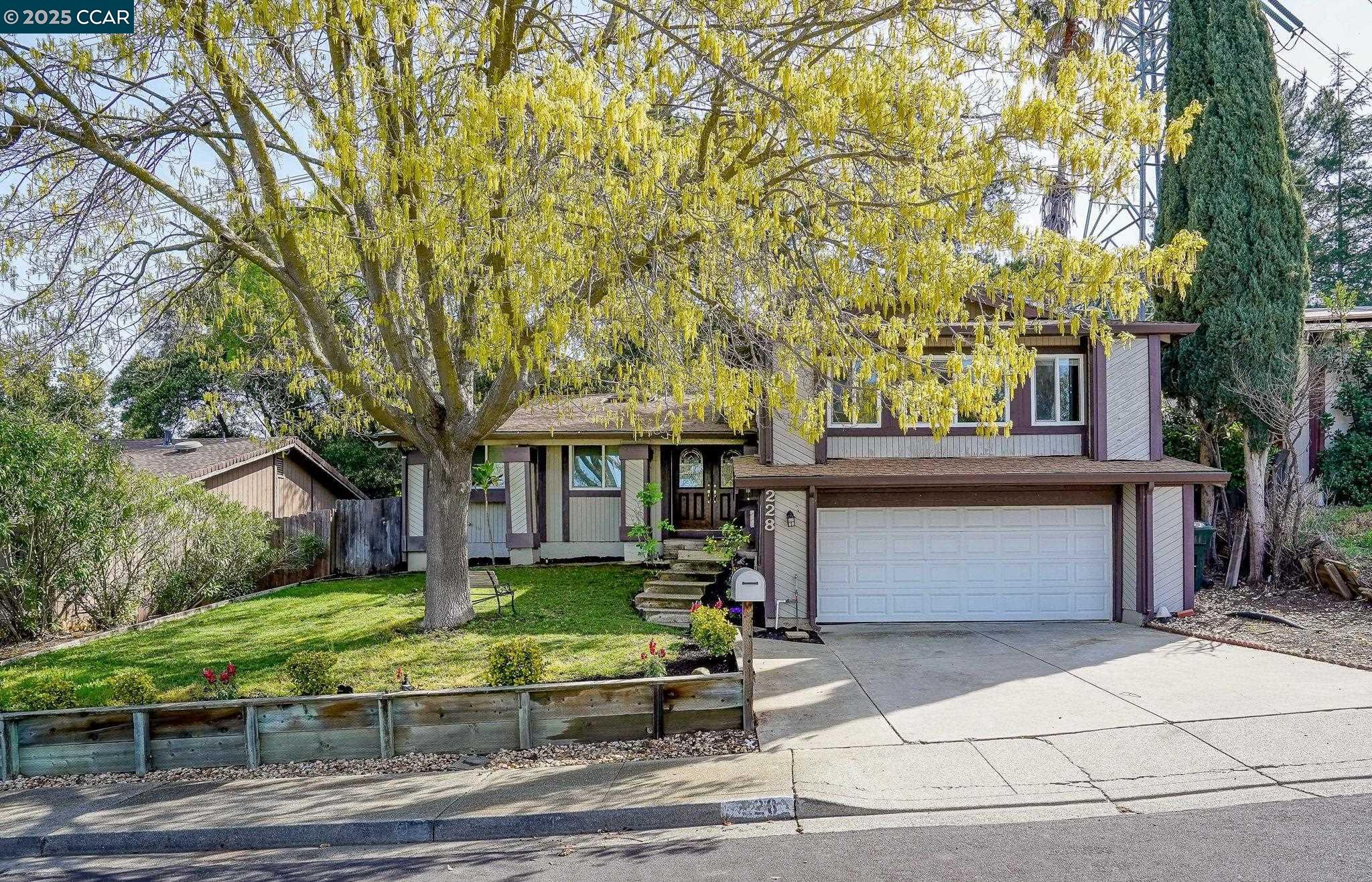 228 Holiday Hills Dr.