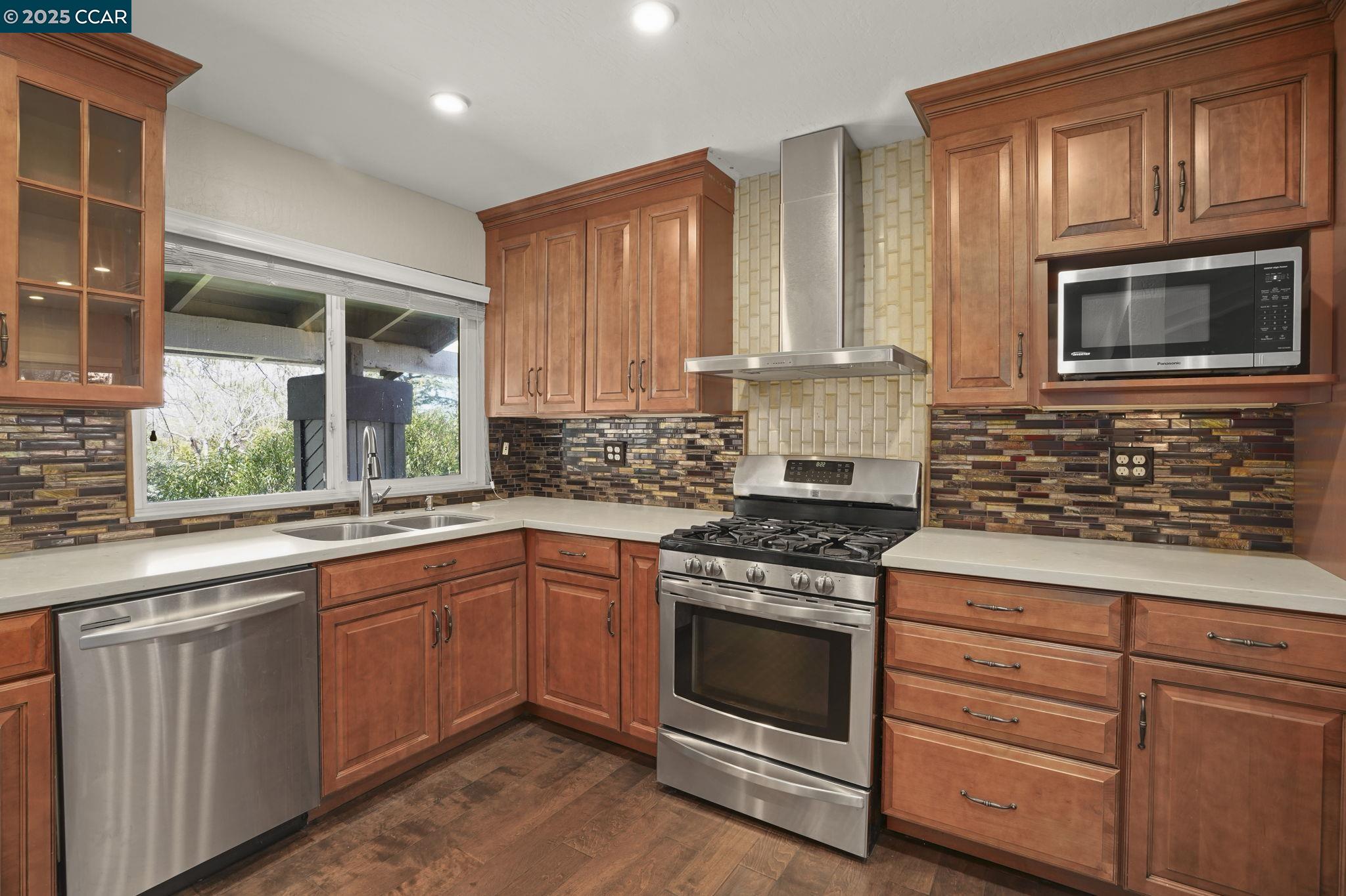 228 Holiday Hills Dr.