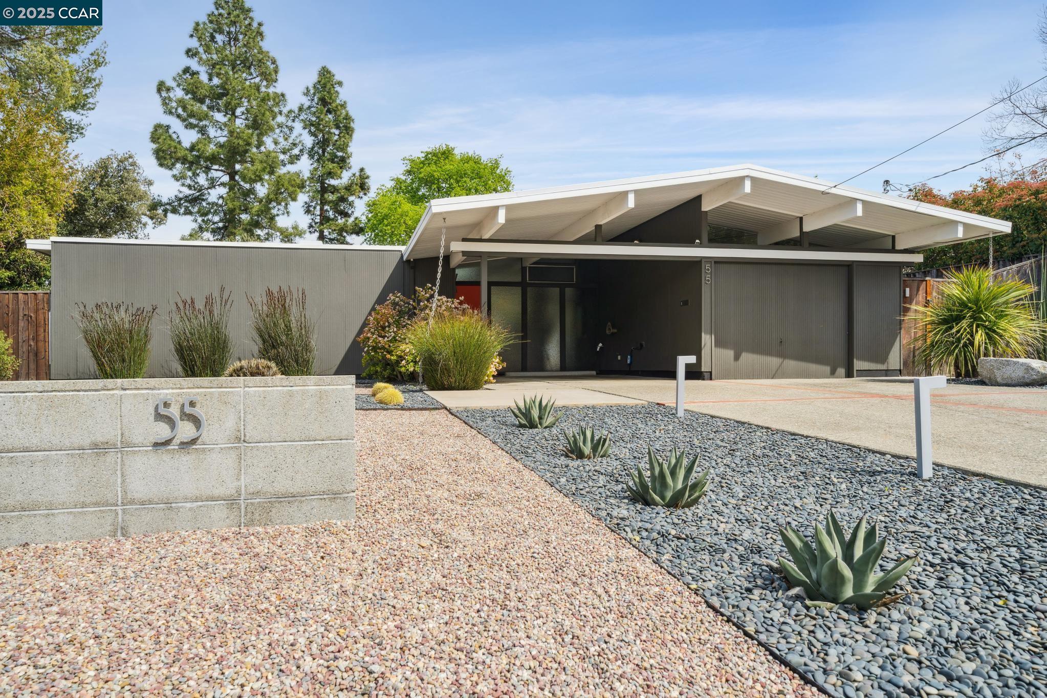 55 Los Cerros Ave