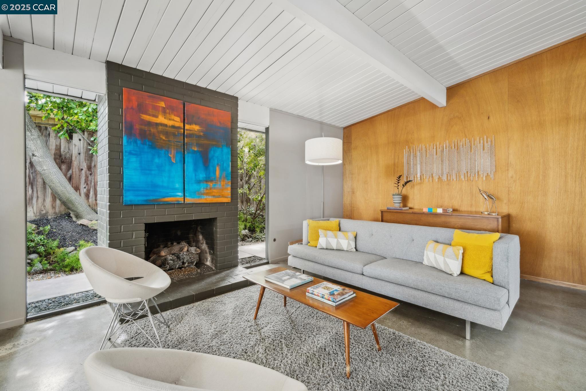 55 Los Cerros Ave