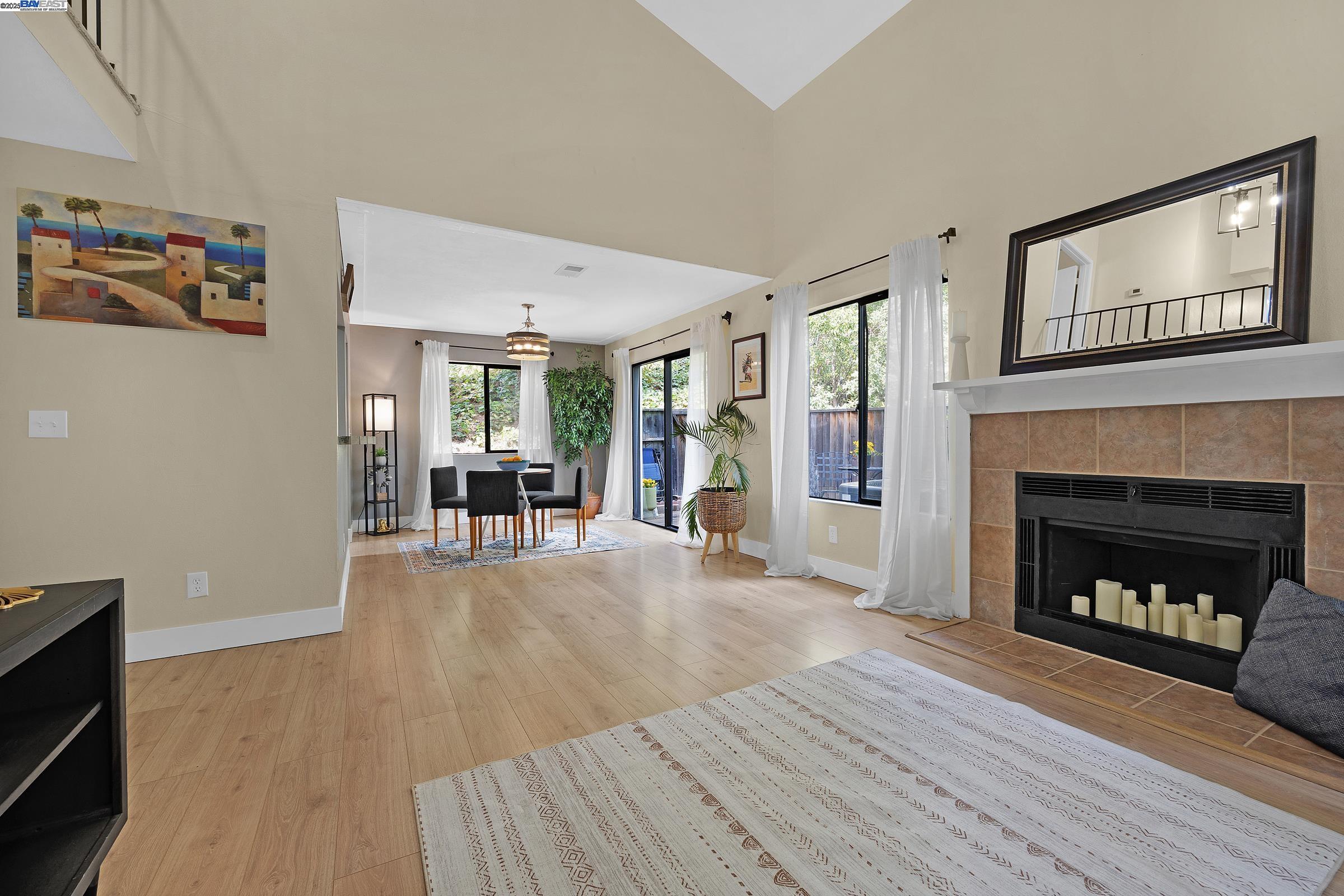2413 Heatherleaf Ln