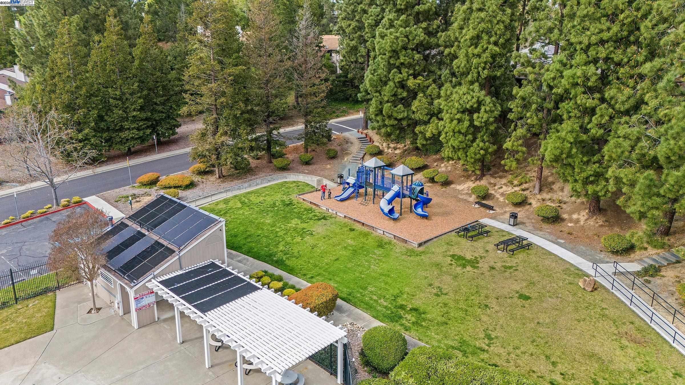 2413 Heatherleaf Ln