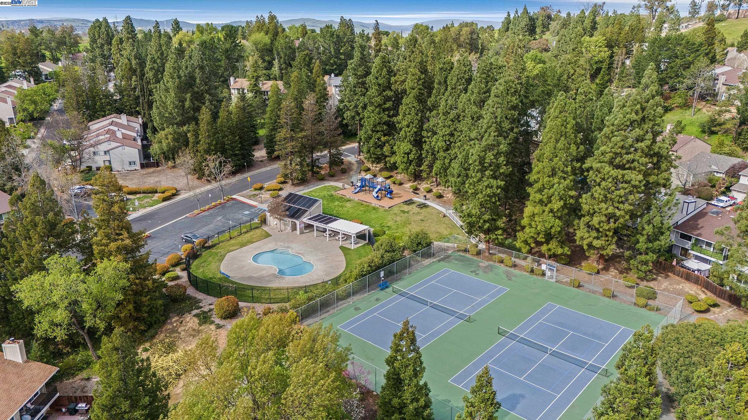 2413 Heatherleaf Ln