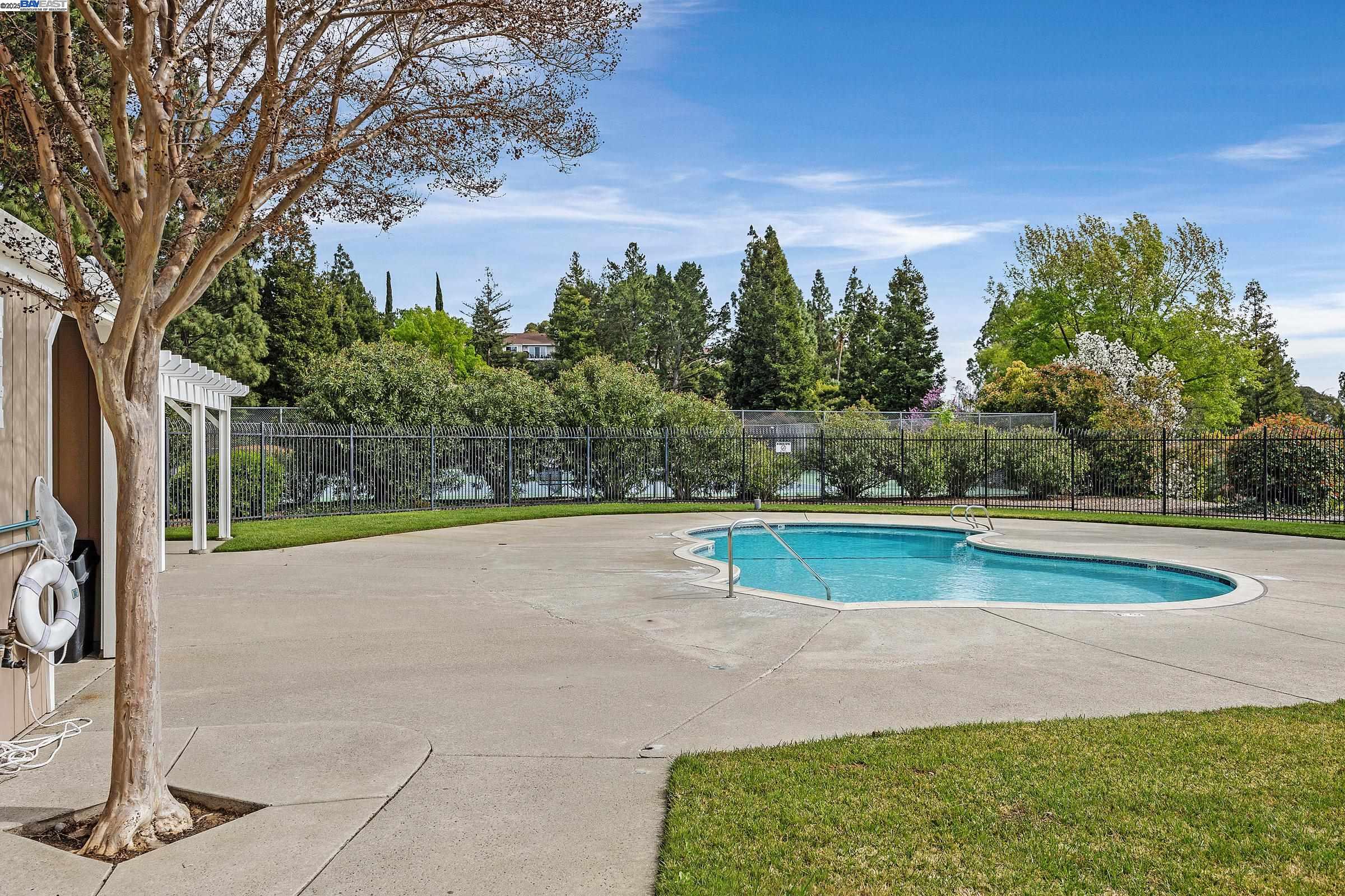 2413 Heatherleaf Ln