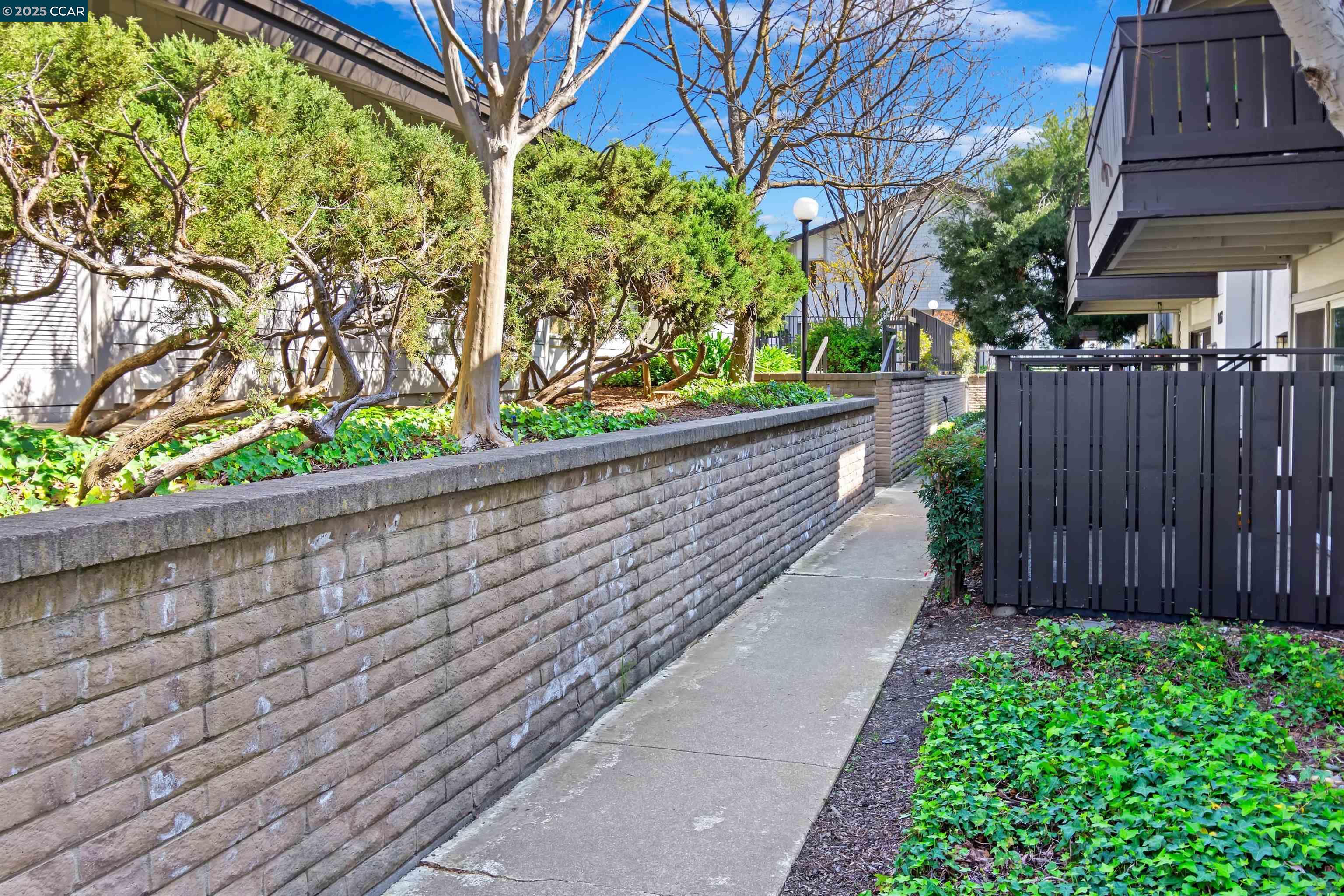 1457 Marchbanks Dr. # 4